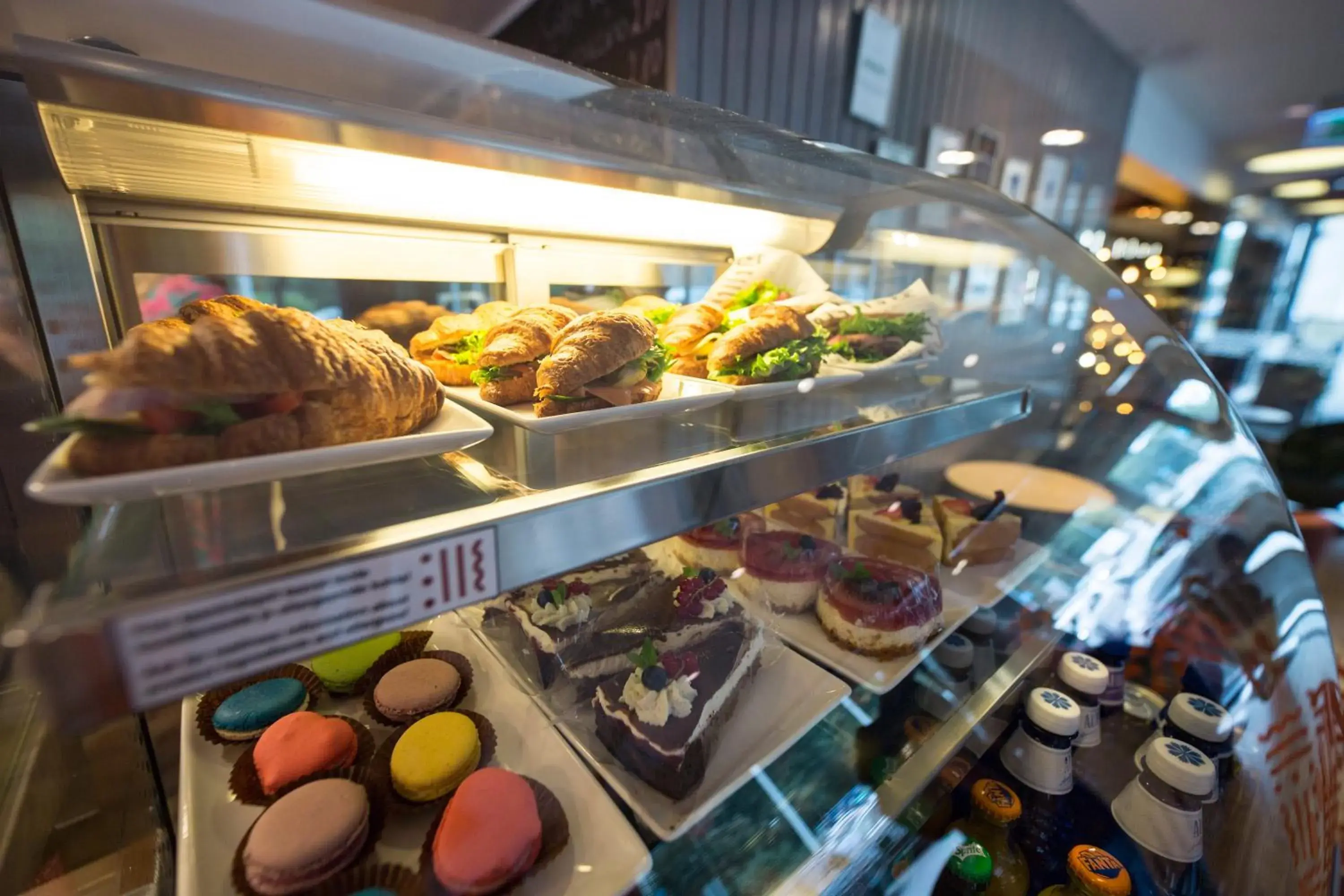 Restaurant/places to eat in Go Hotel Shnelli Restaurant/places to eat in Go Hotel Shnelli