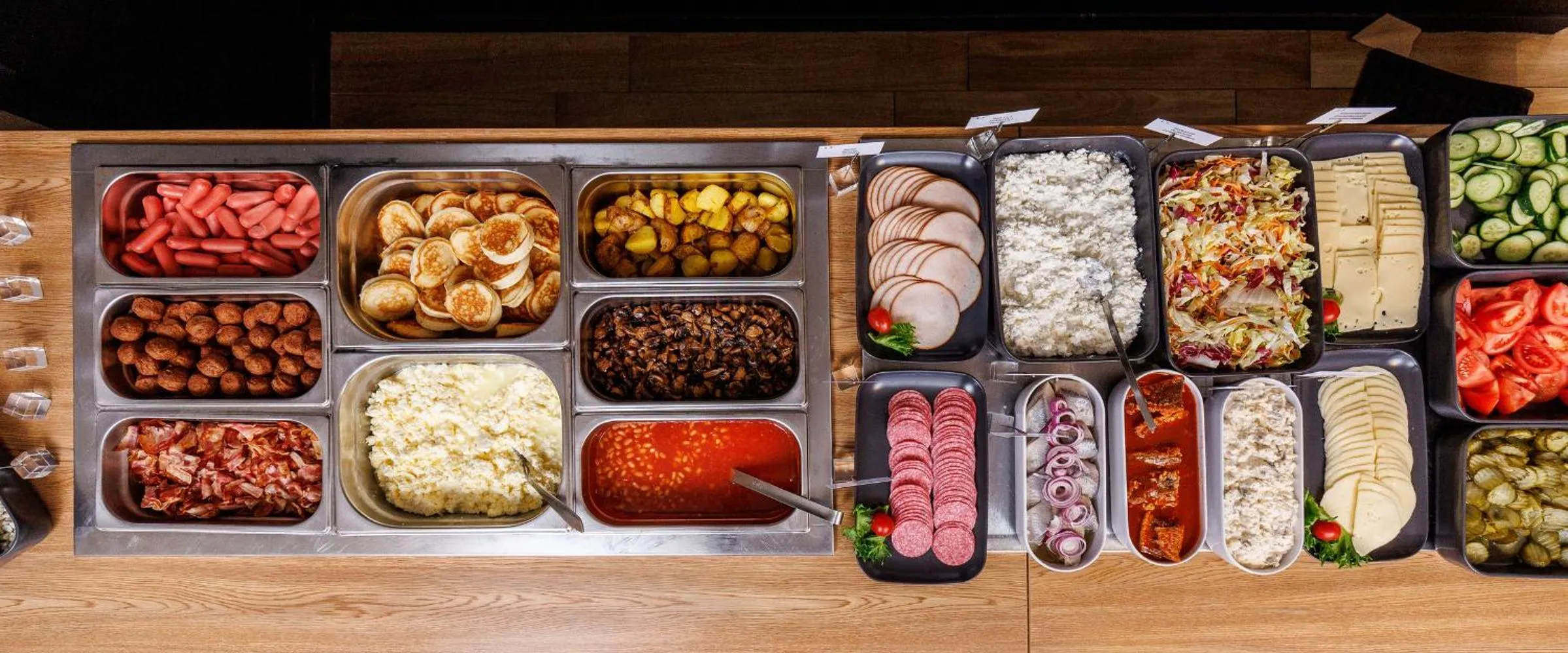 Restaurant/places to eat in Go Hotel Shnelli