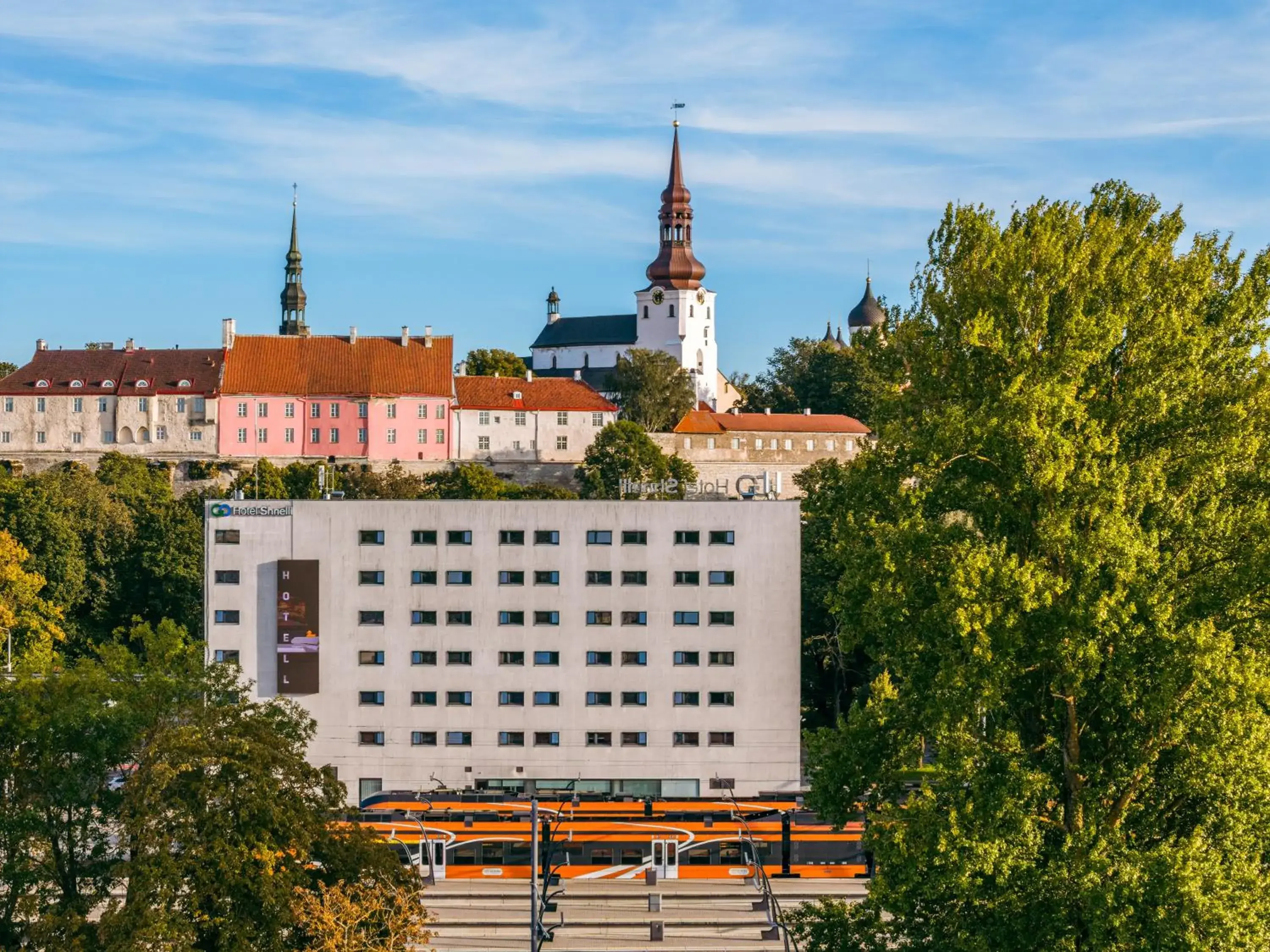 Property building in Go Hotel Shnelli Property building in Go Hotel Shnelli