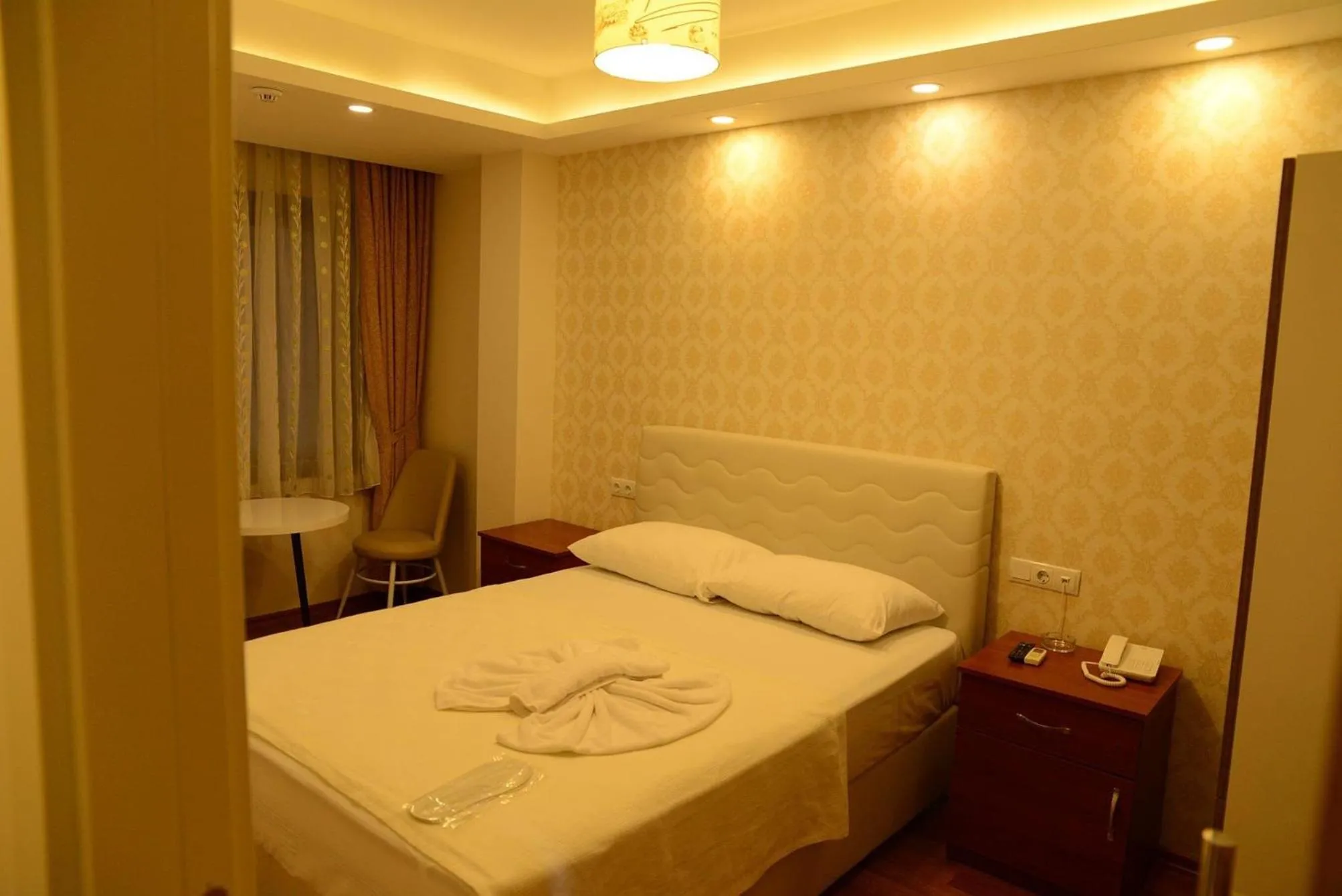 Large Single Room - single occupancy in Derya Hotel