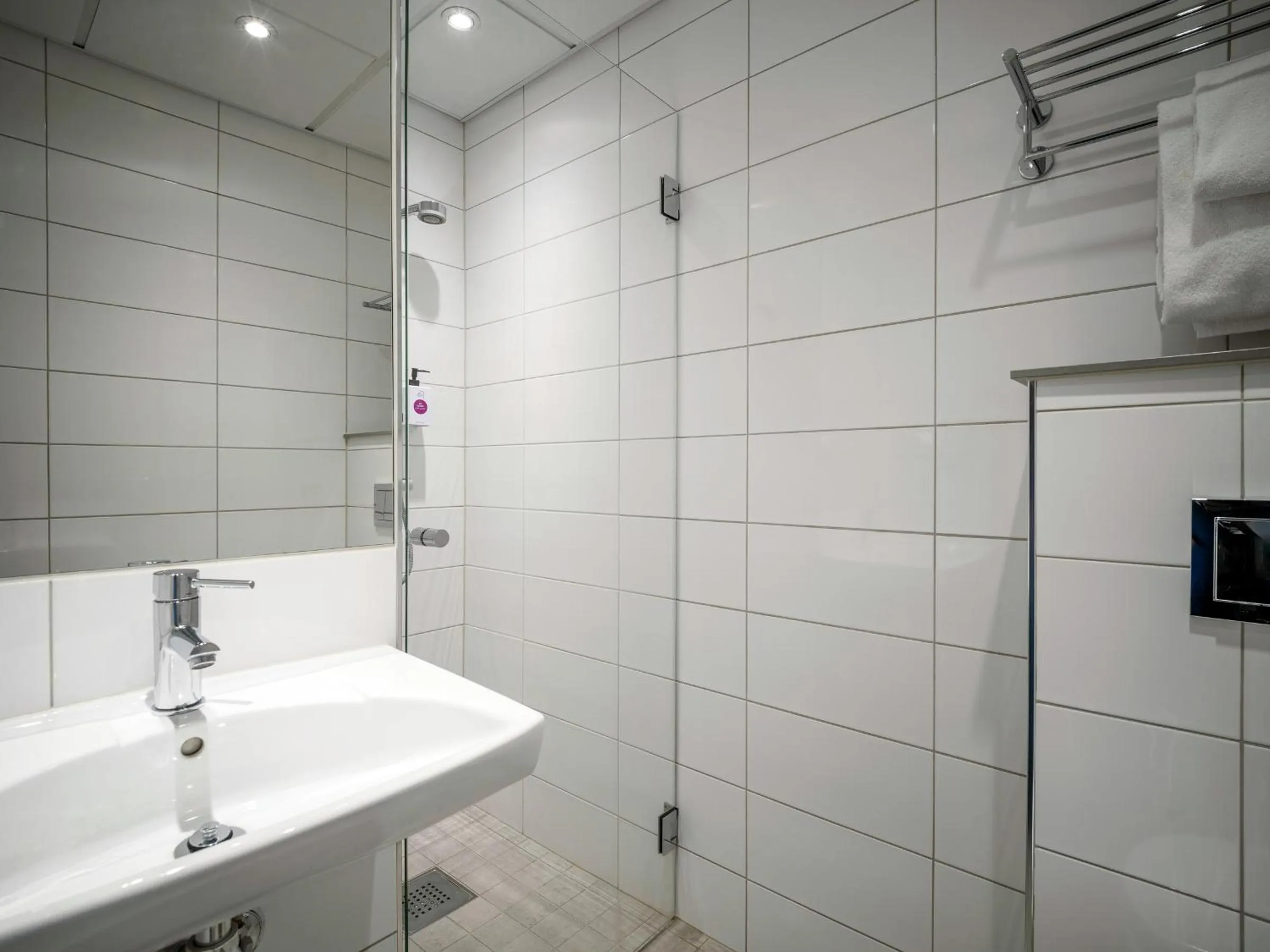 Shower in Quality Hotel Grand Kristiansund
