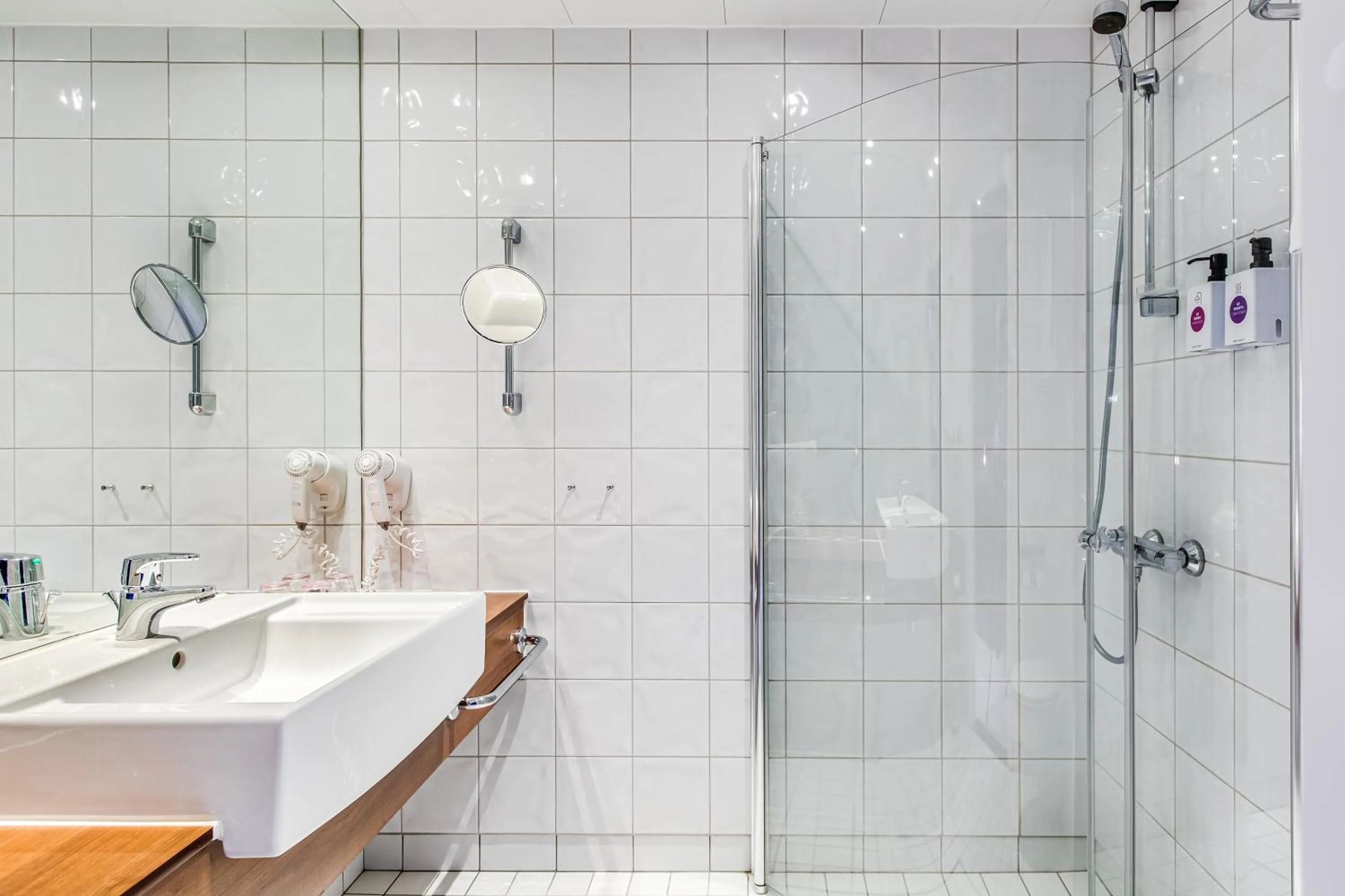 Shower in Quality Hotel Grand Kristiansund