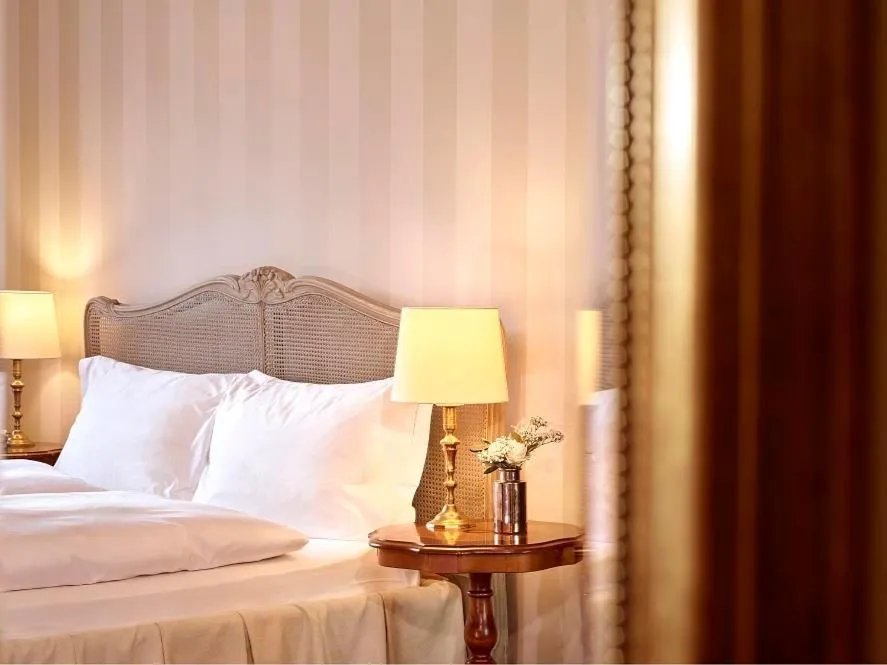 Bed in Grandhotel Giessbach