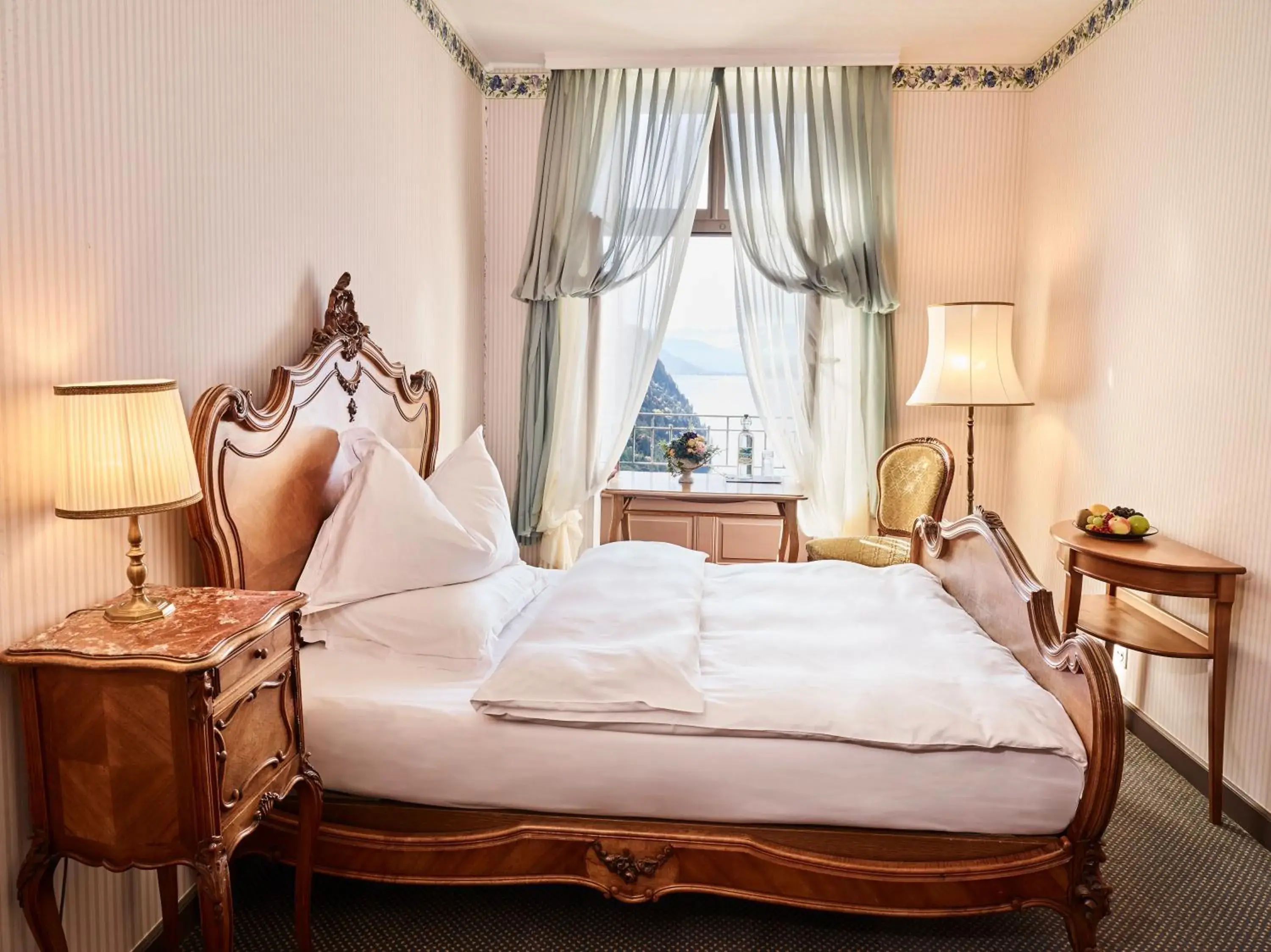 Single Room with Lake View - single occupancy in Grandhotel Giessbach Single Room with Lake View - single occupancy in Grandhotel Giessbach