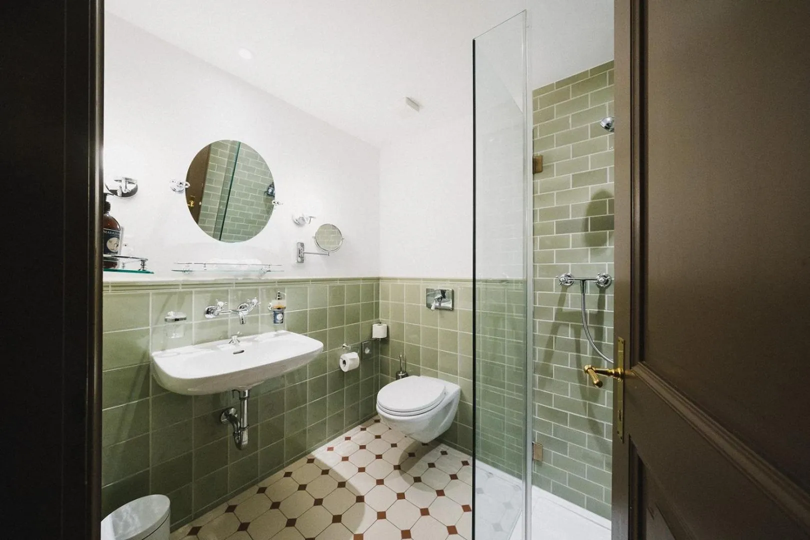 Shower in Grandhotel Giessbach