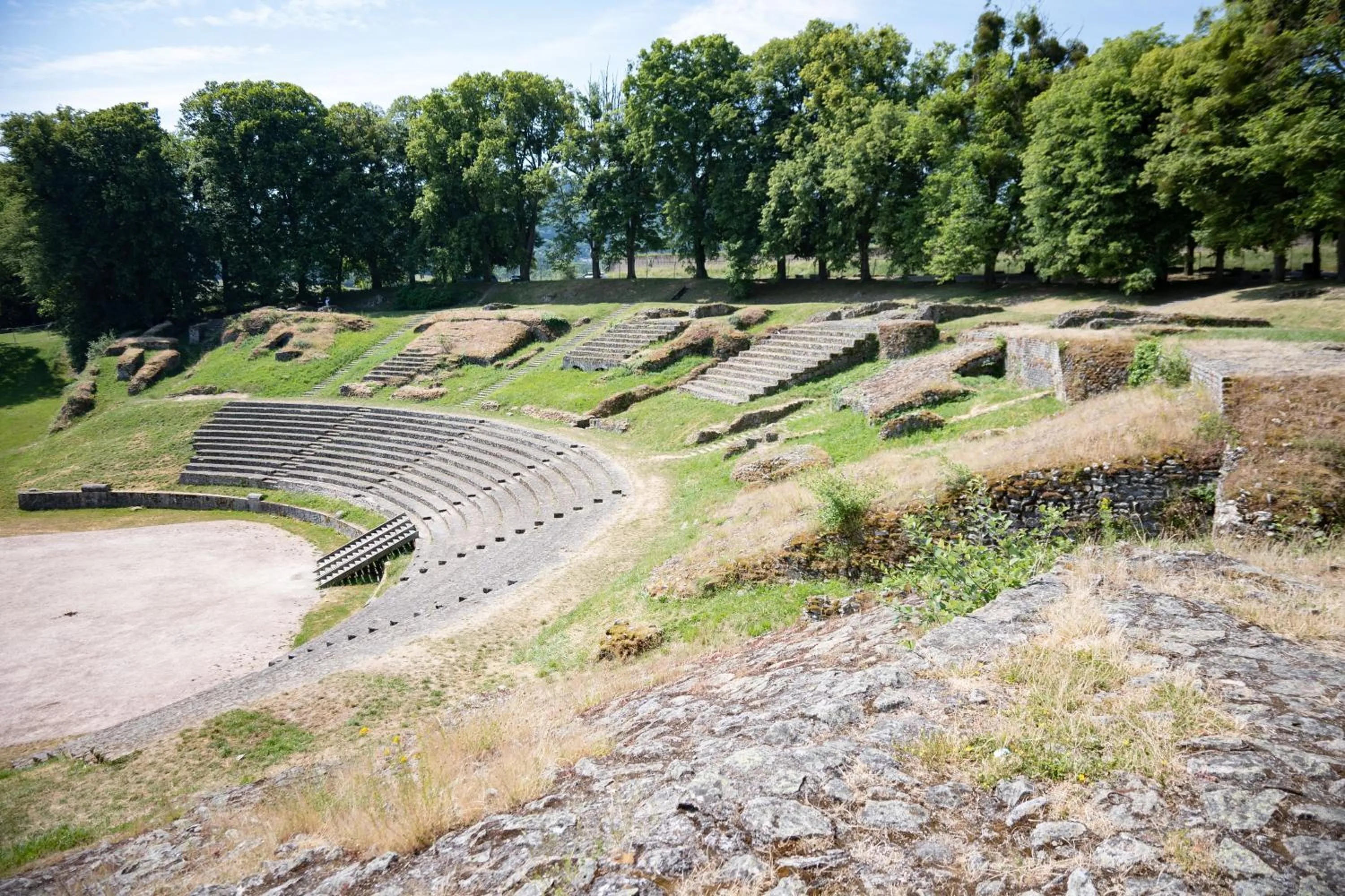 Nearby landmark in Contact Hôtel du Commerce et son restaurant Côte à Côte
