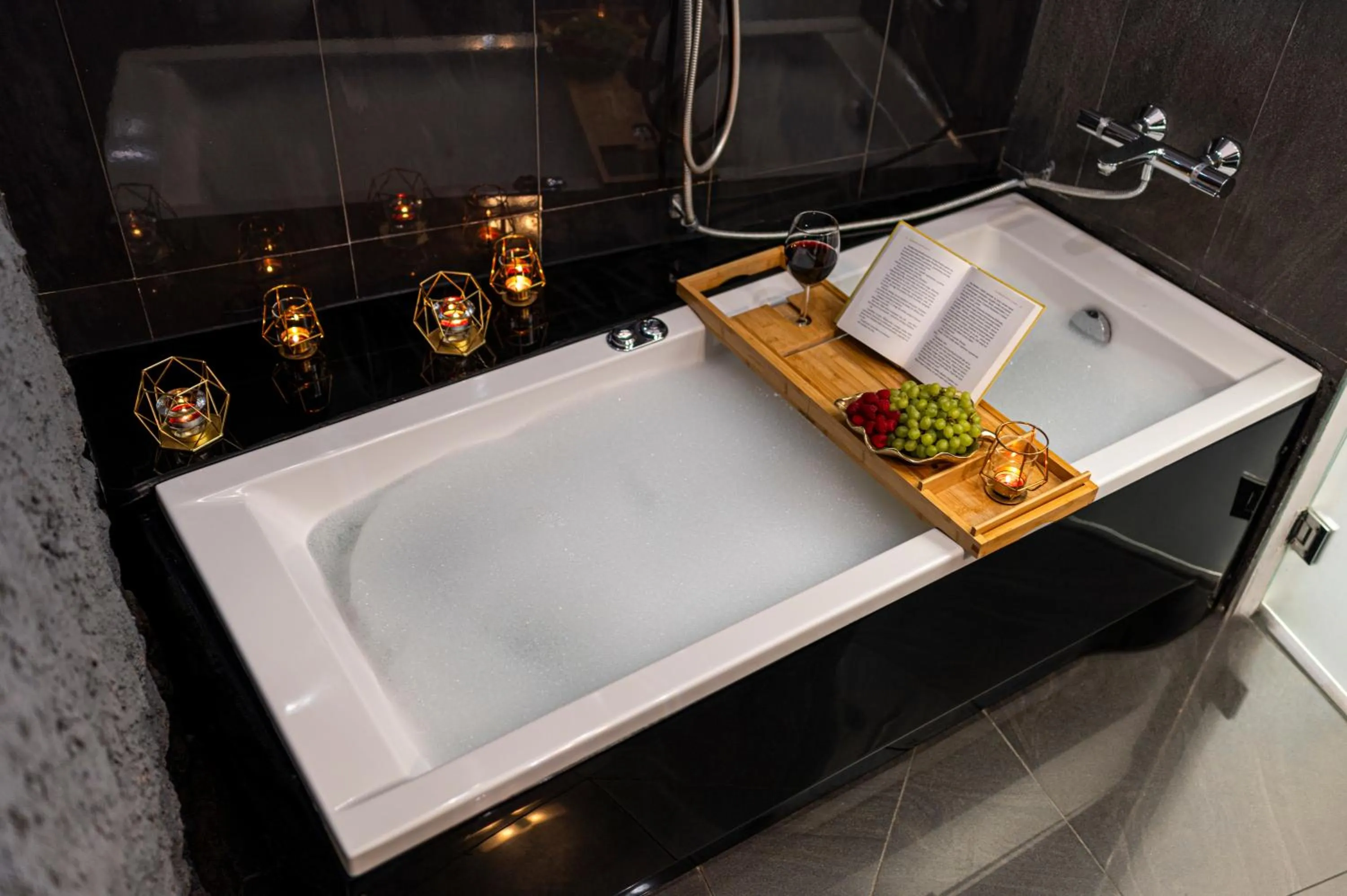 Hot Tub in Komorowski Luxury Guest Rooms