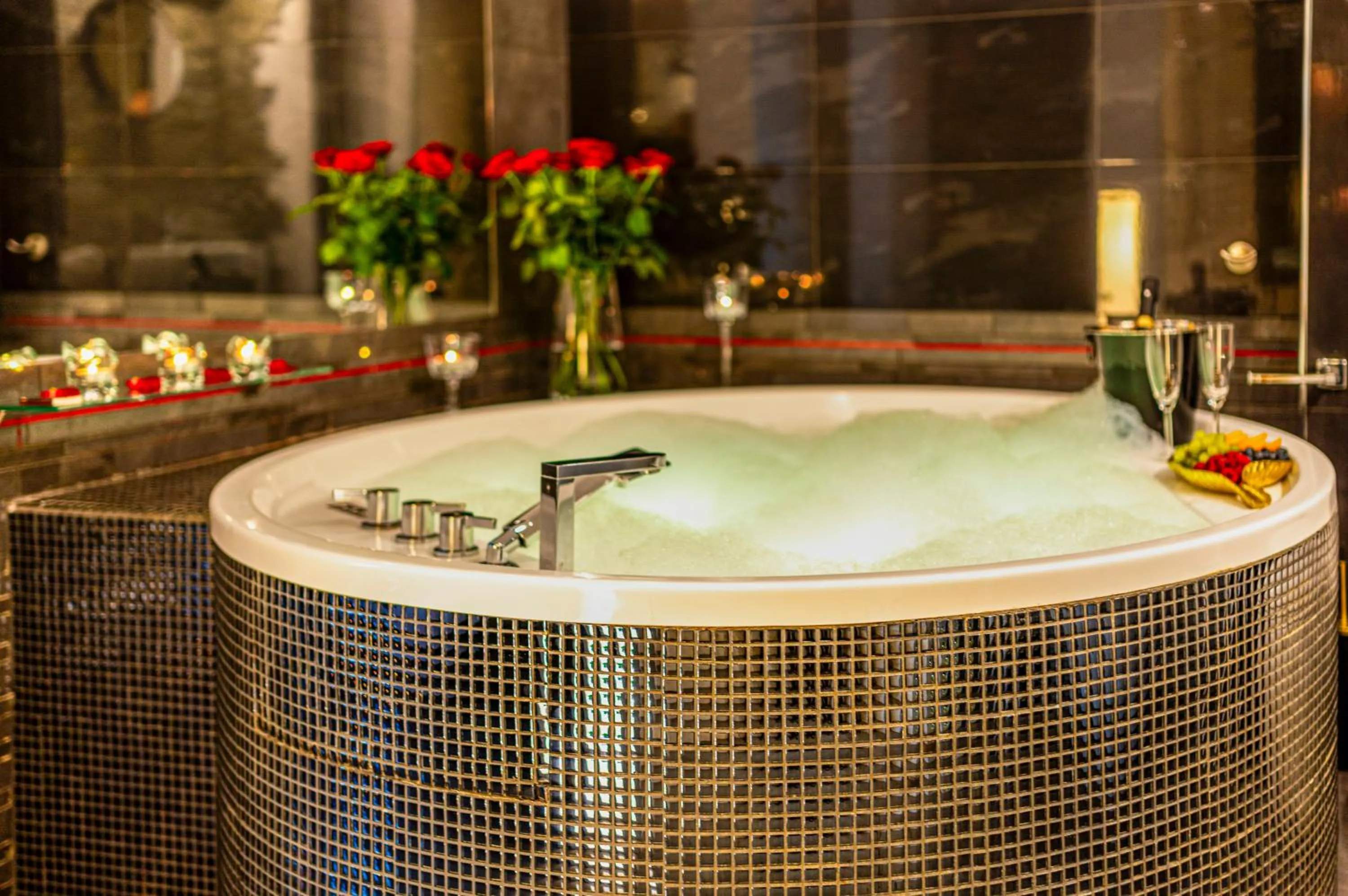 Hot Tub in Komorowski Luxury Guest Rooms