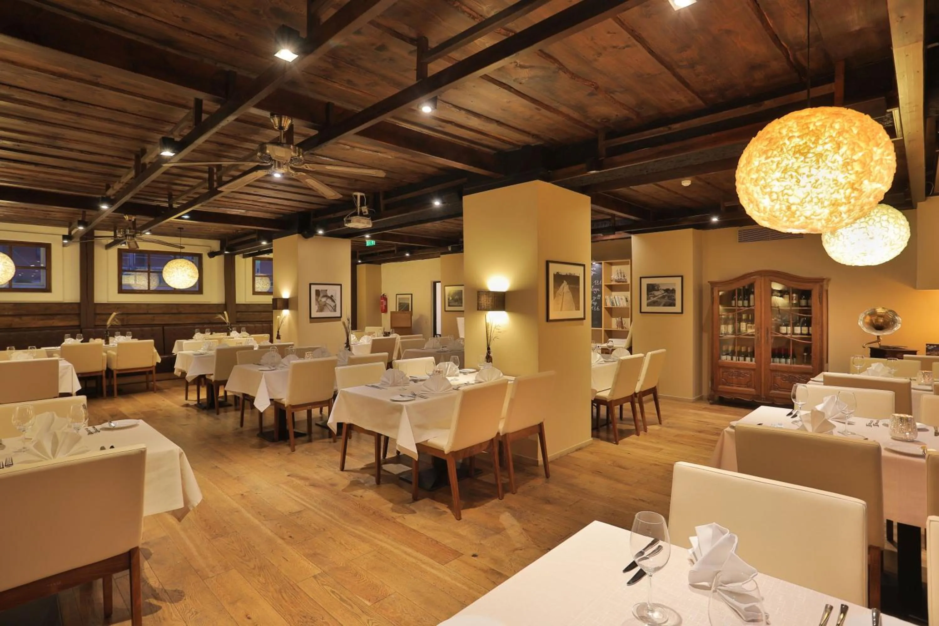 Restaurant/places to eat in Kreutzwald Hotel Tallinn