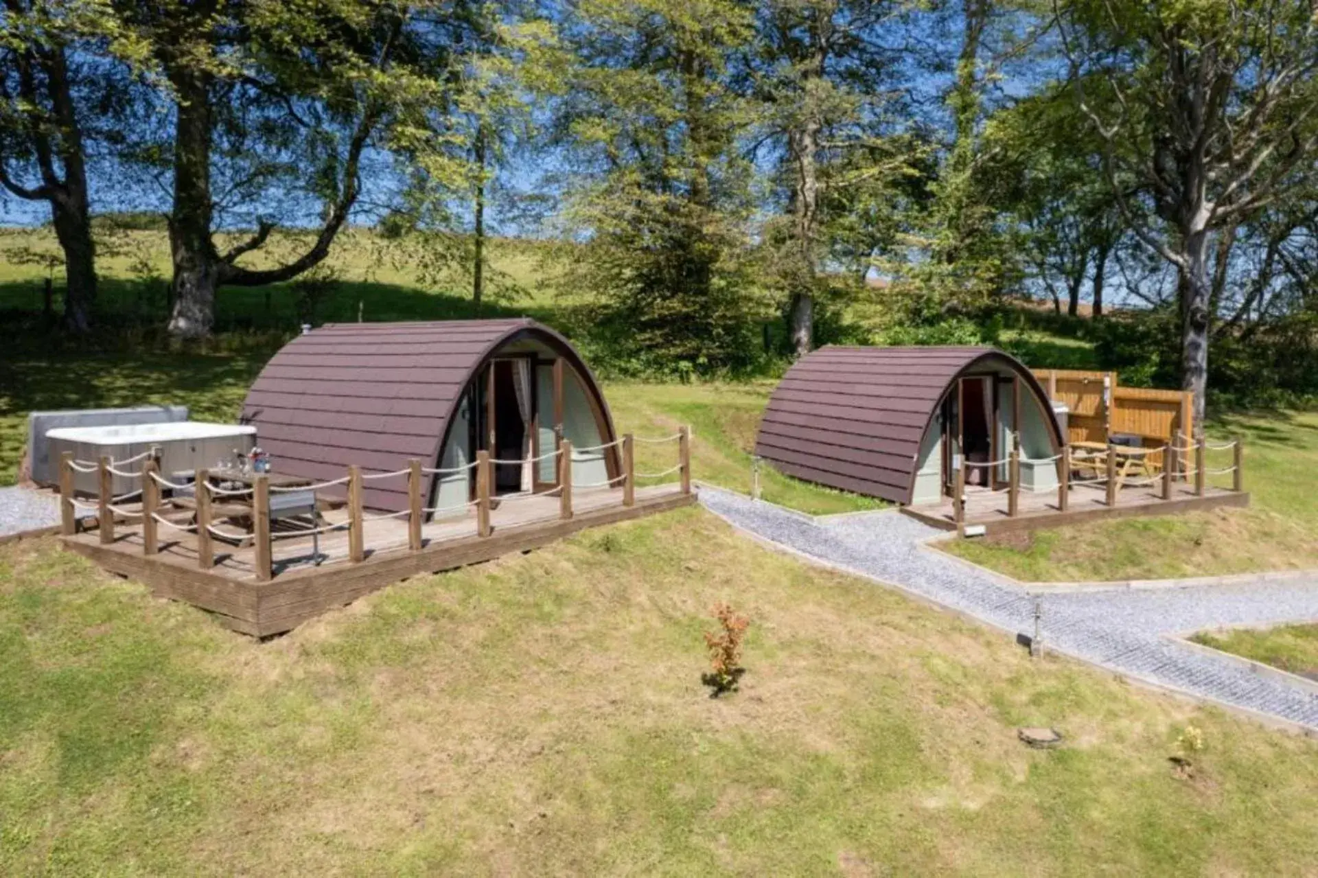 Double Room with Large Hot Tub in Pods @ Broadway Double Room with Large Hot Tub in Pods @ Broadway