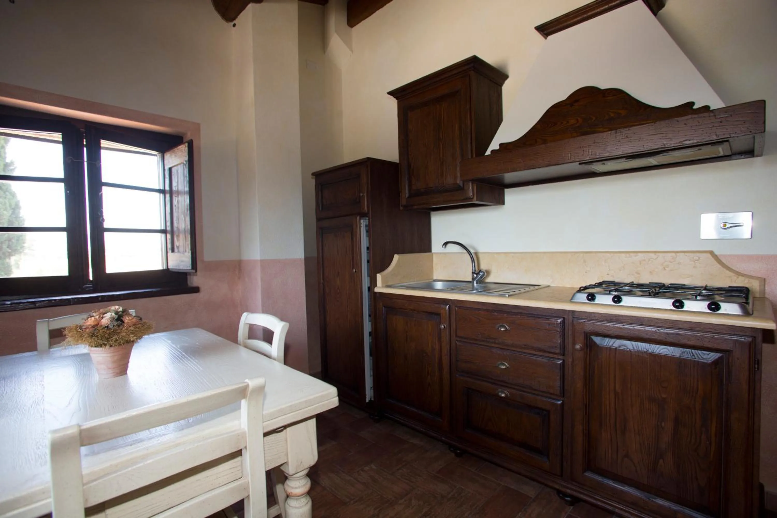 Kitchen or kitchenette in Terre Del Cantico Country House