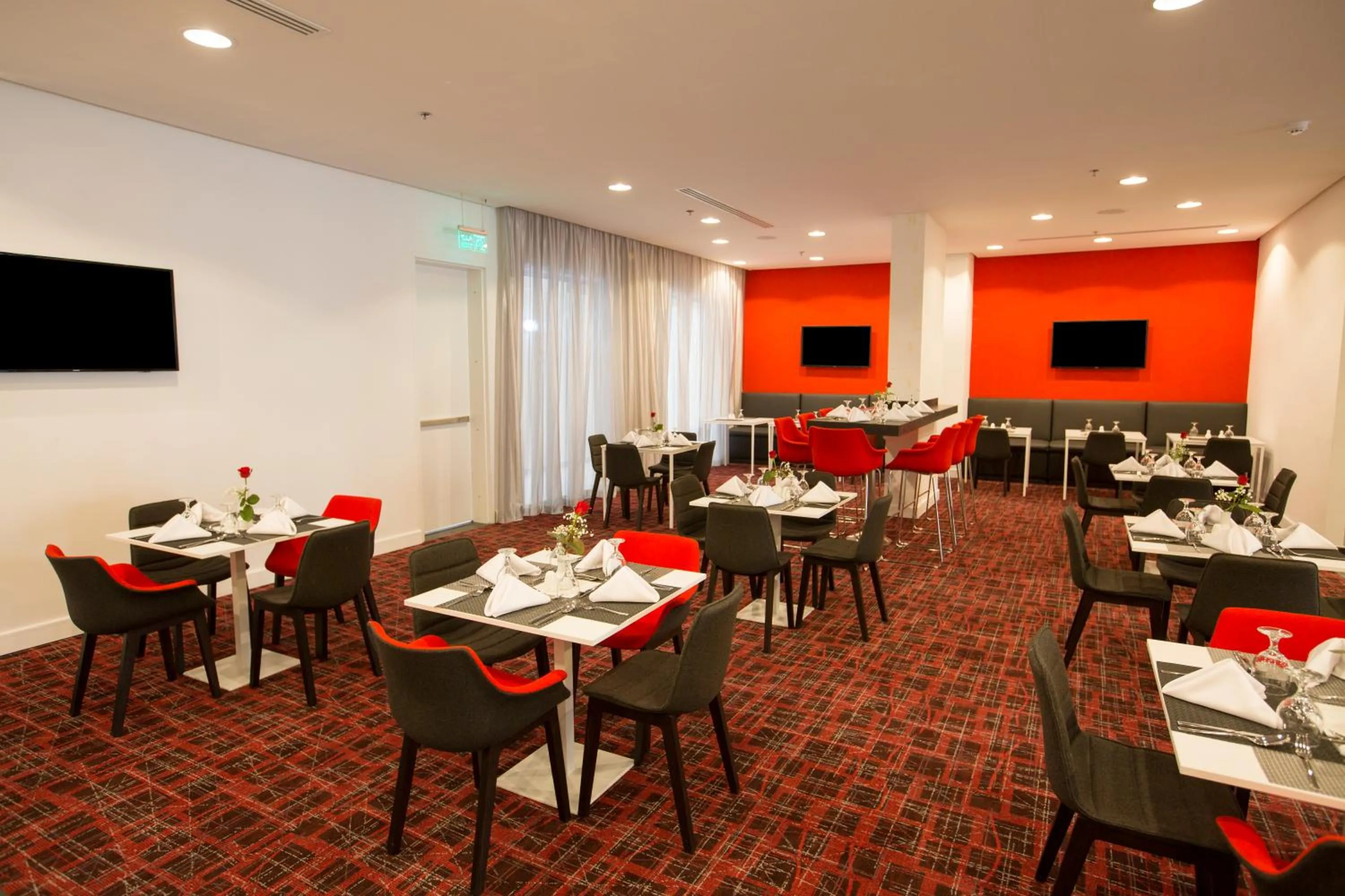 Restaurant/places to eat in Ramada Encore Al Khobar Olaya