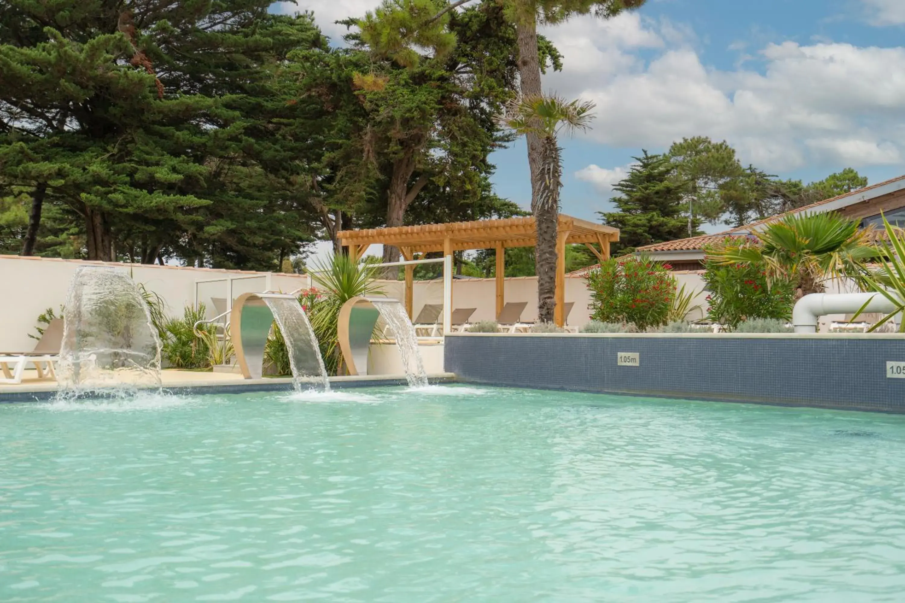 Swimming pool in Hôtel Les Grenettes Swimming pool in Hôtel Les Grenettes