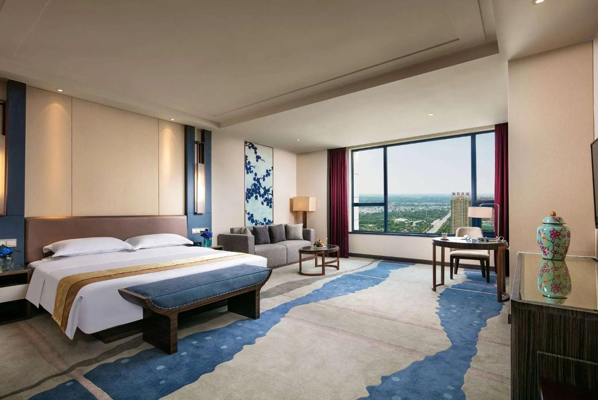 Photo of the whole room, Bed in Ramada Heze