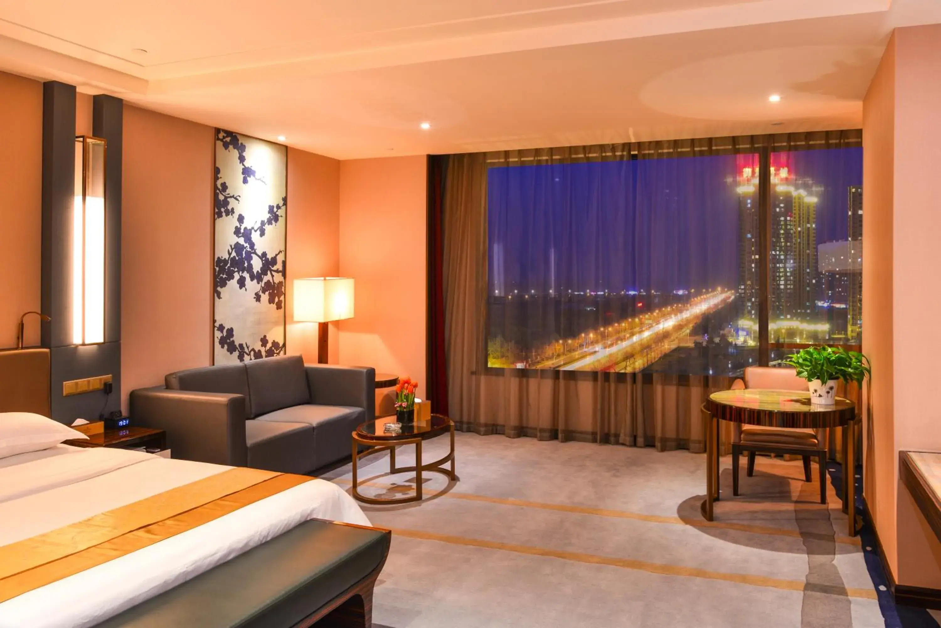 View (from property/room), Bed in Ramada Heze View (from property/room), Bed in Ramada Heze