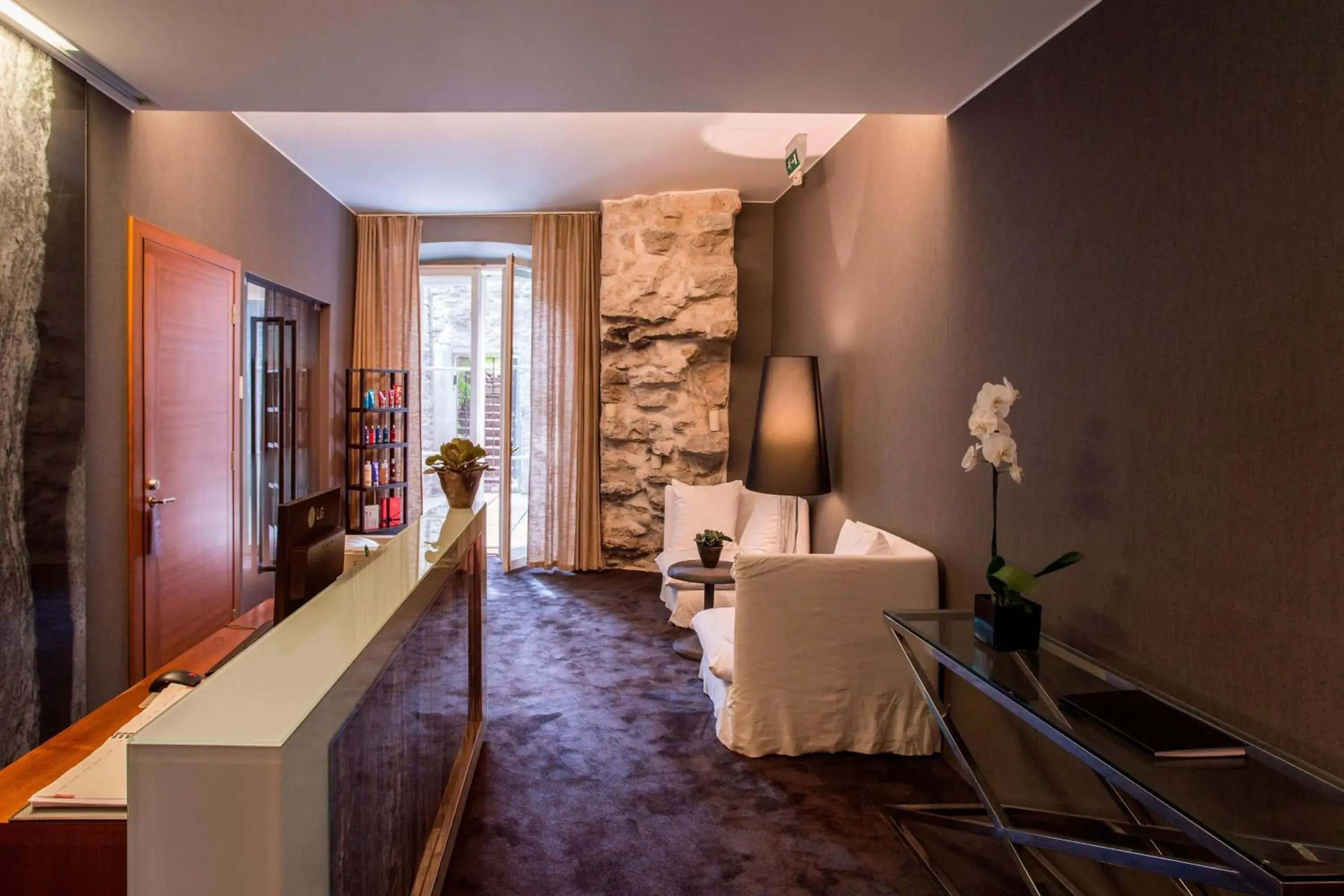 Lobby or reception in Hotel Telegraaf, Autograph Collection Lobby or reception in Hotel Telegraaf, Autograph Collection