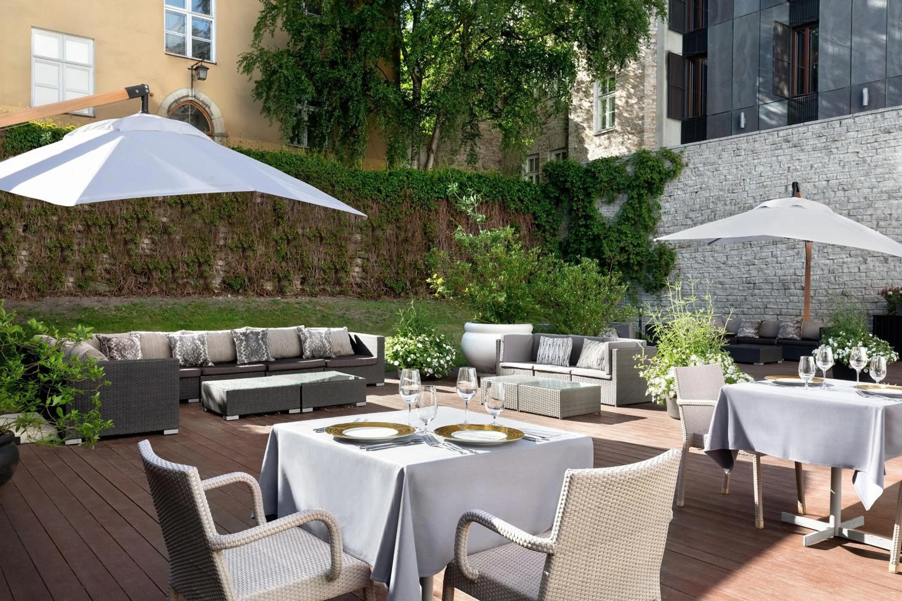 Restaurant/places to eat in Hotel Telegraaf, Autograph Collection