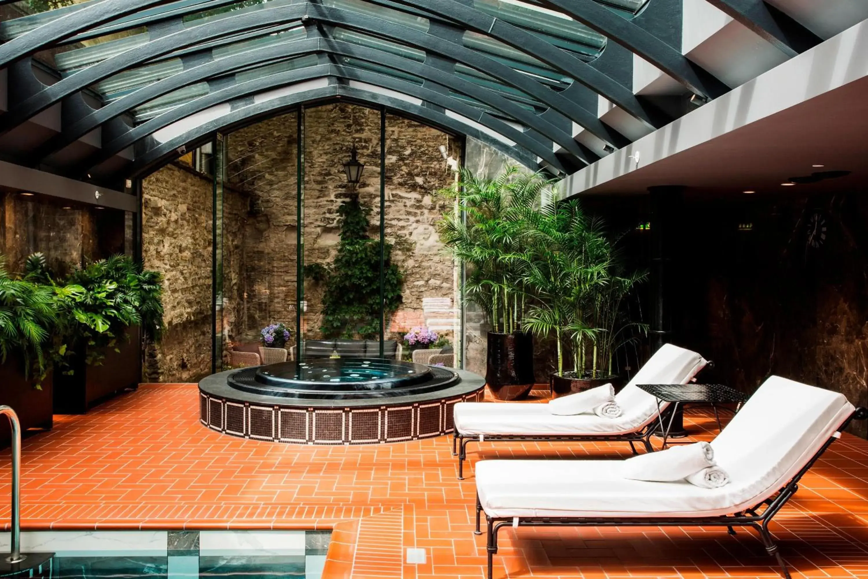 Swimming pool in Hotel Telegraaf, Autograph Collection Swimming pool in Hotel Telegraaf, Autograph Collection