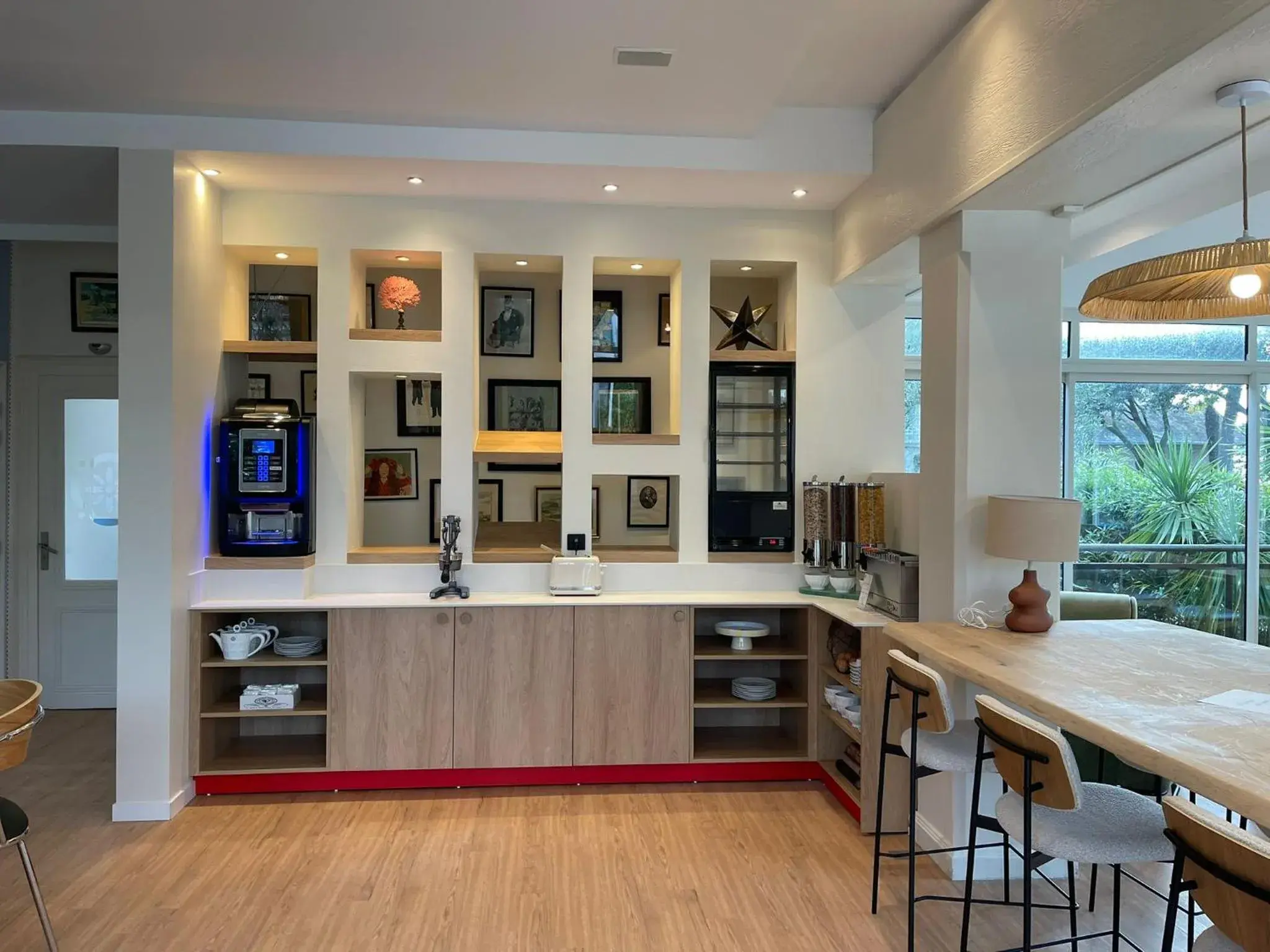 Breakfast in The Originals Boutique Hôtel La Villa Ouest & Spa Breakfast in The Originals Boutique Hôtel La Villa Ouest & Spa