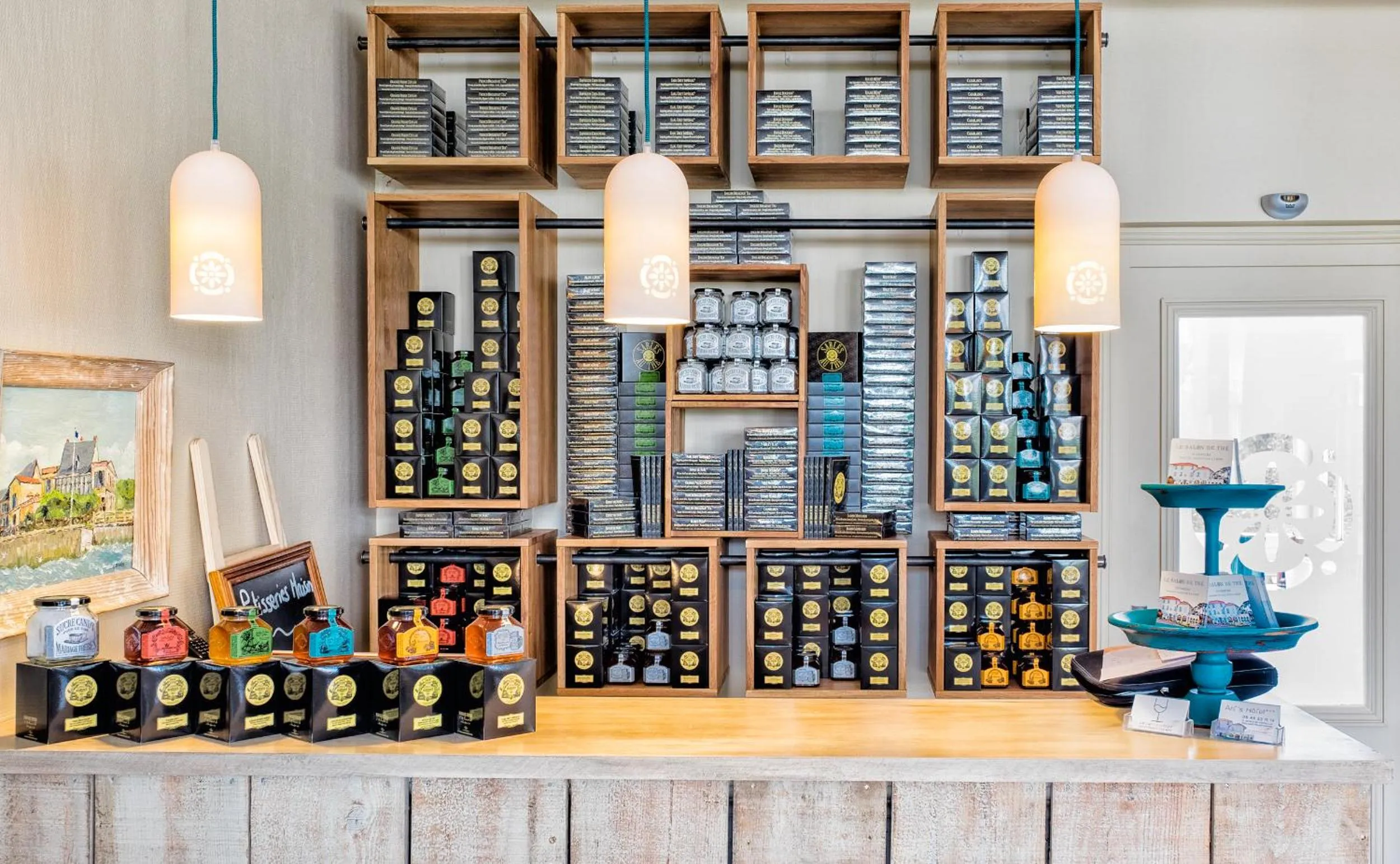 On-site shops in The Originals Boutique Hôtel La Villa Ouest & Spa