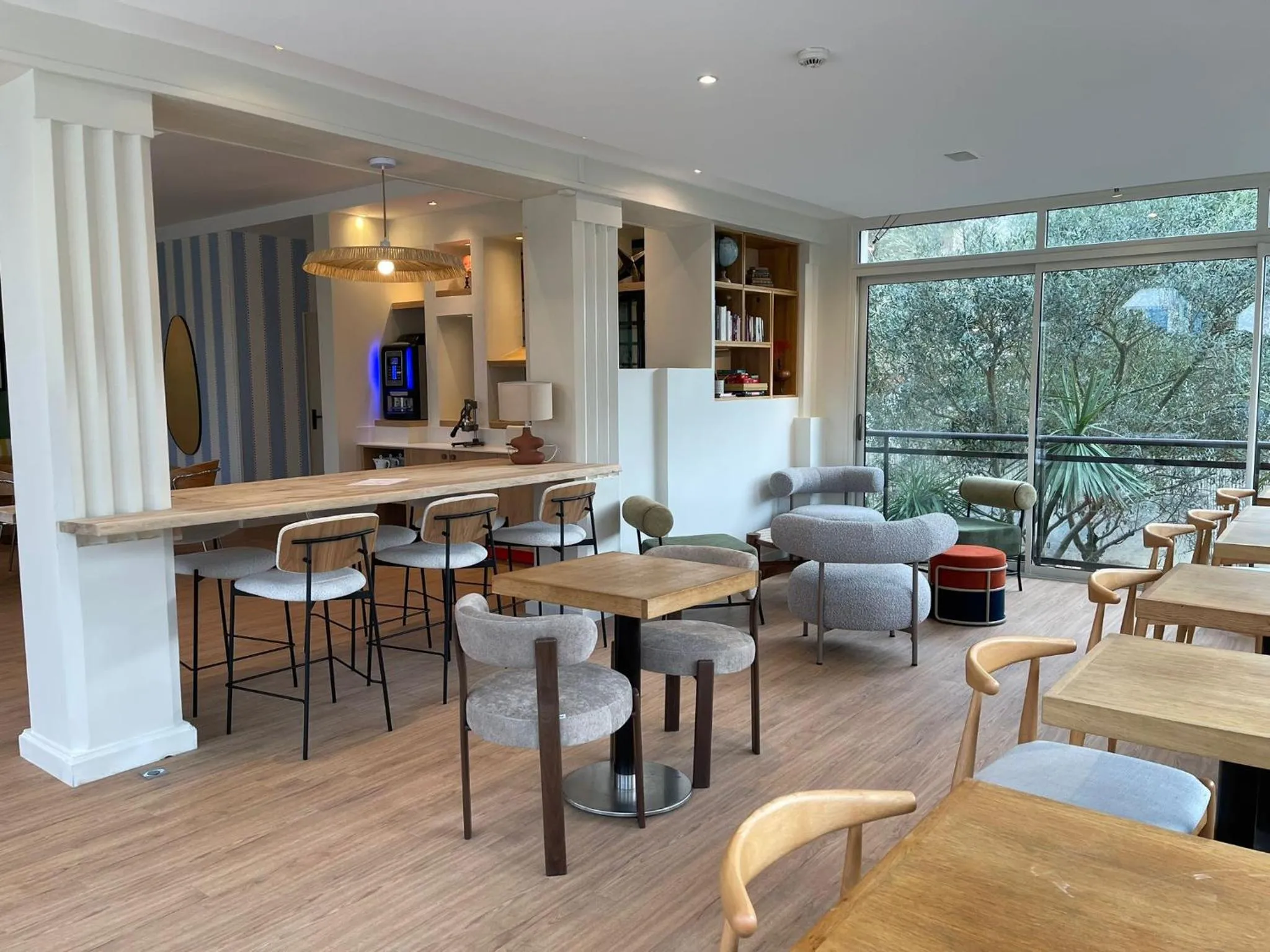 Breakfast in The Originals Boutique Hôtel La Villa Ouest & Spa