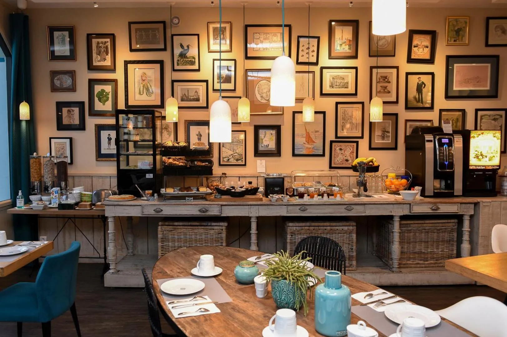 Buffet breakfast in The Originals Boutique Hôtel La Villa Ouest & Spa