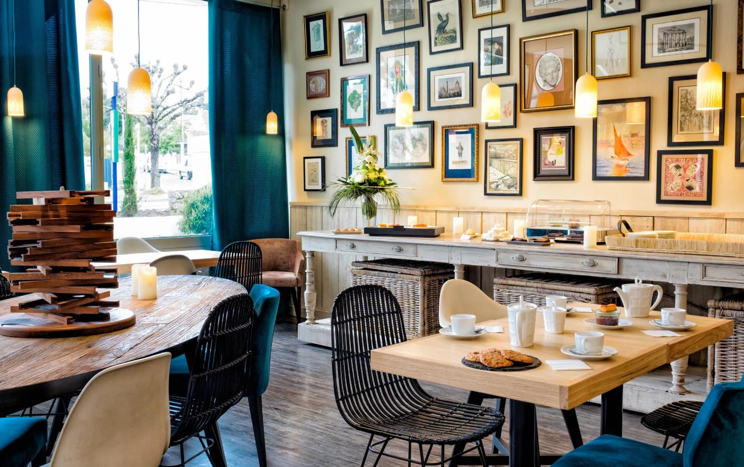 Decorative detail in The Originals Boutique Hôtel La Villa Ouest & Spa