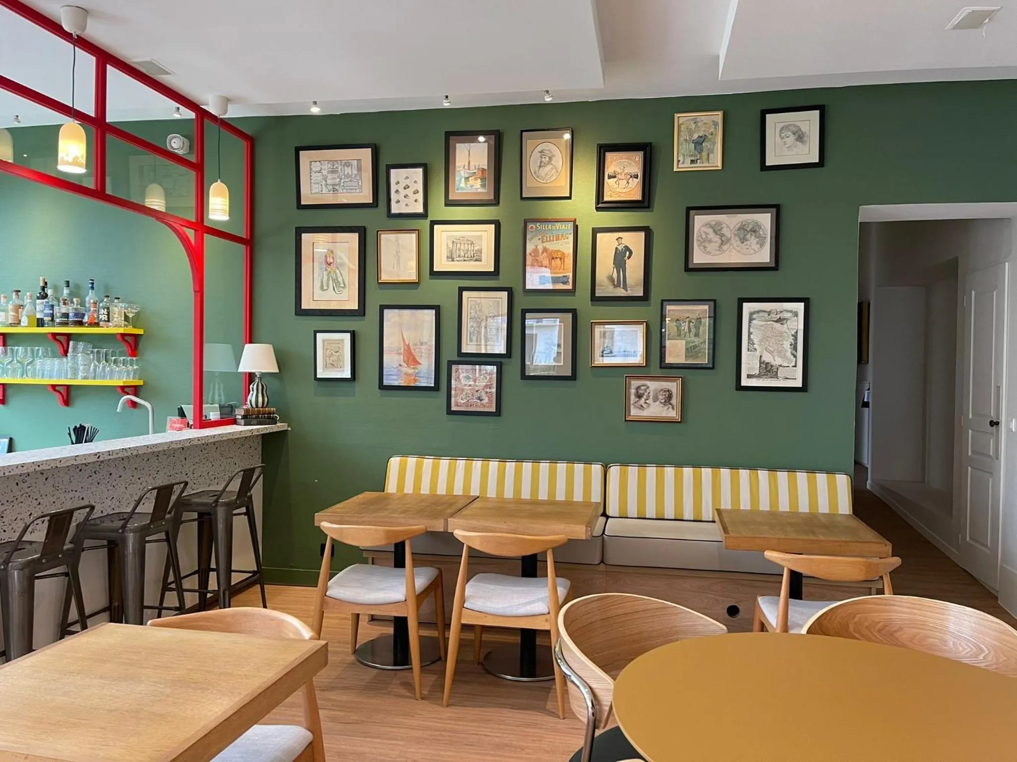 Breakfast in The Originals Boutique Hôtel La Villa Ouest & Spa