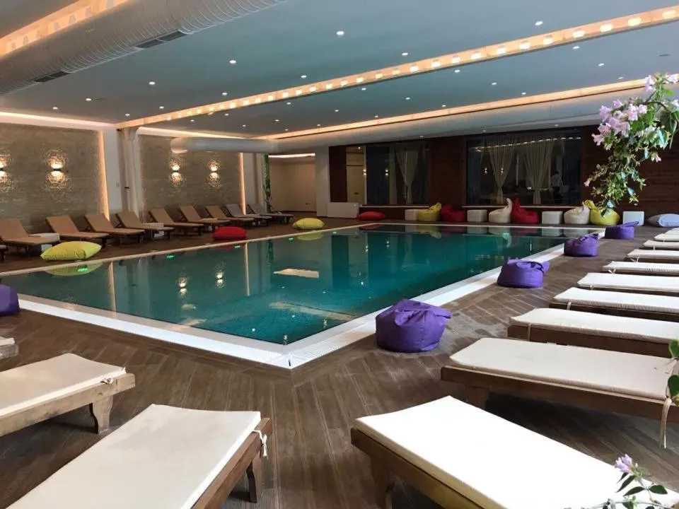 Swimming pool in Sandy Beach Resort