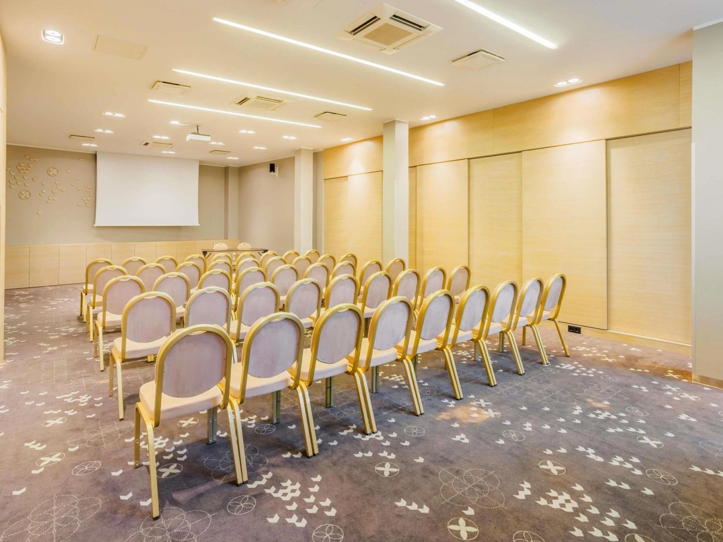 Meeting/conference room in ibis Styles Tallinn