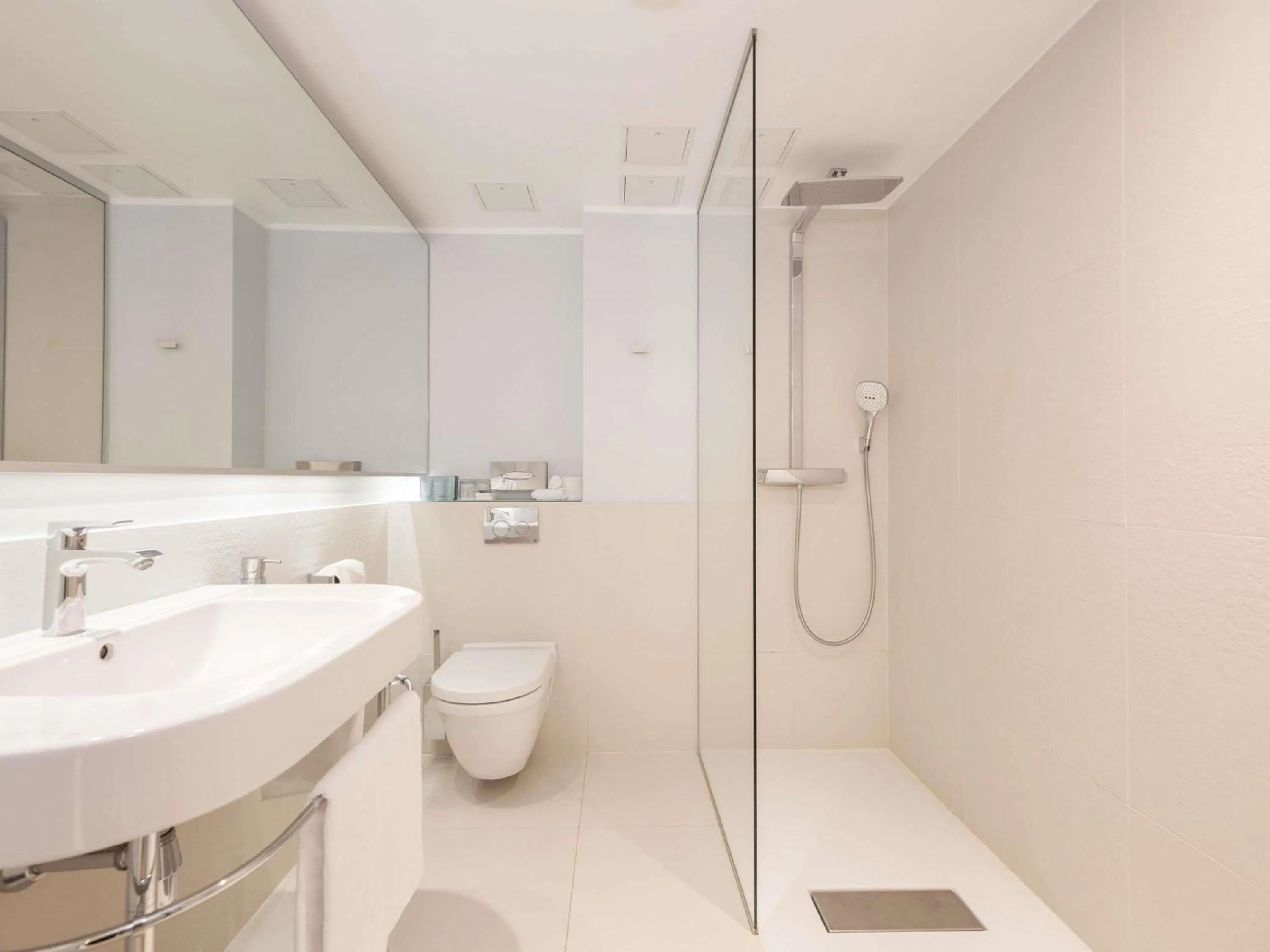 Bedroom in ibis Styles Tallinn