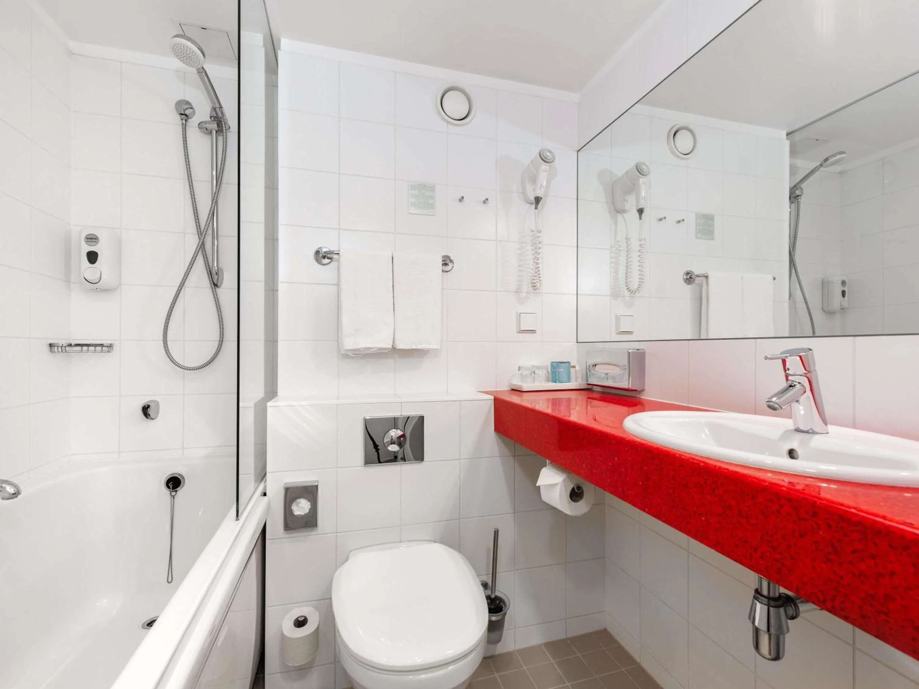 Bedroom in ibis Styles Tallinn