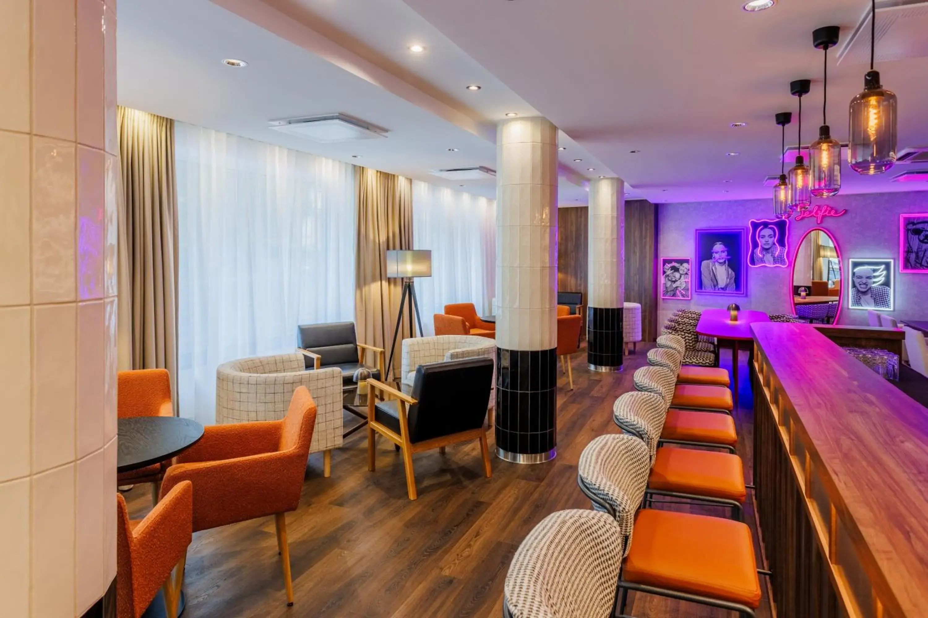 Lounge or bar in ibis Styles Tallinn Lounge or bar in ibis Styles Tallinn