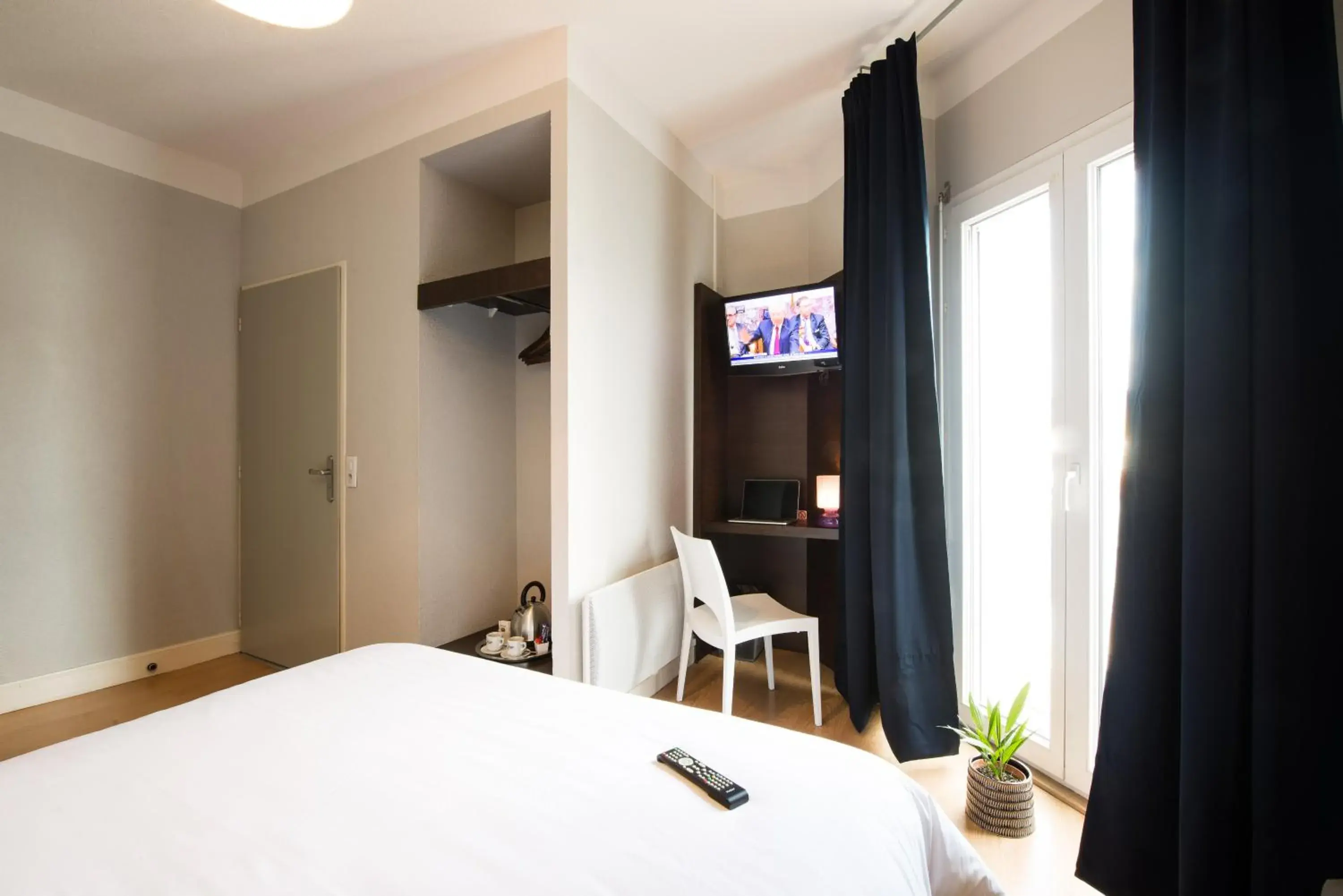 Photo of the whole room in Hôtel Atrium Photo of the whole room in Hôtel Atrium