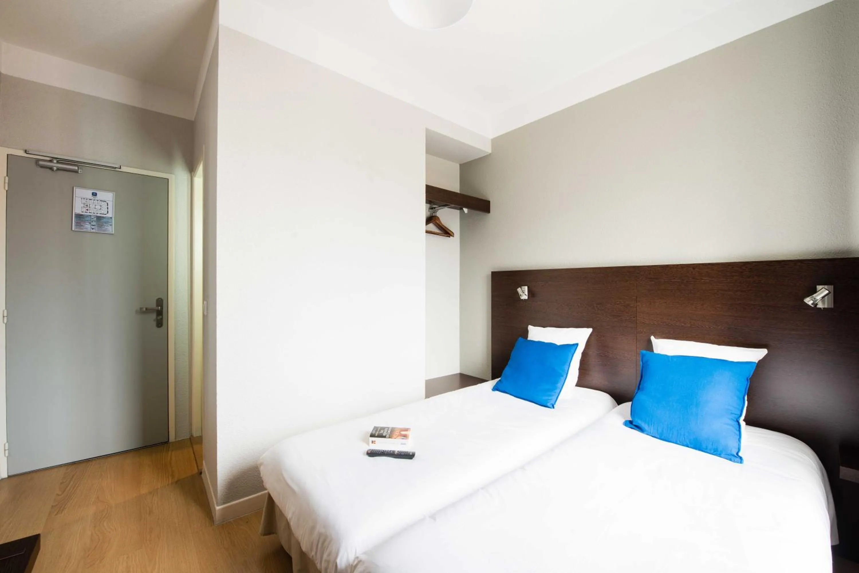 Photo of the whole room in Hôtel Atrium