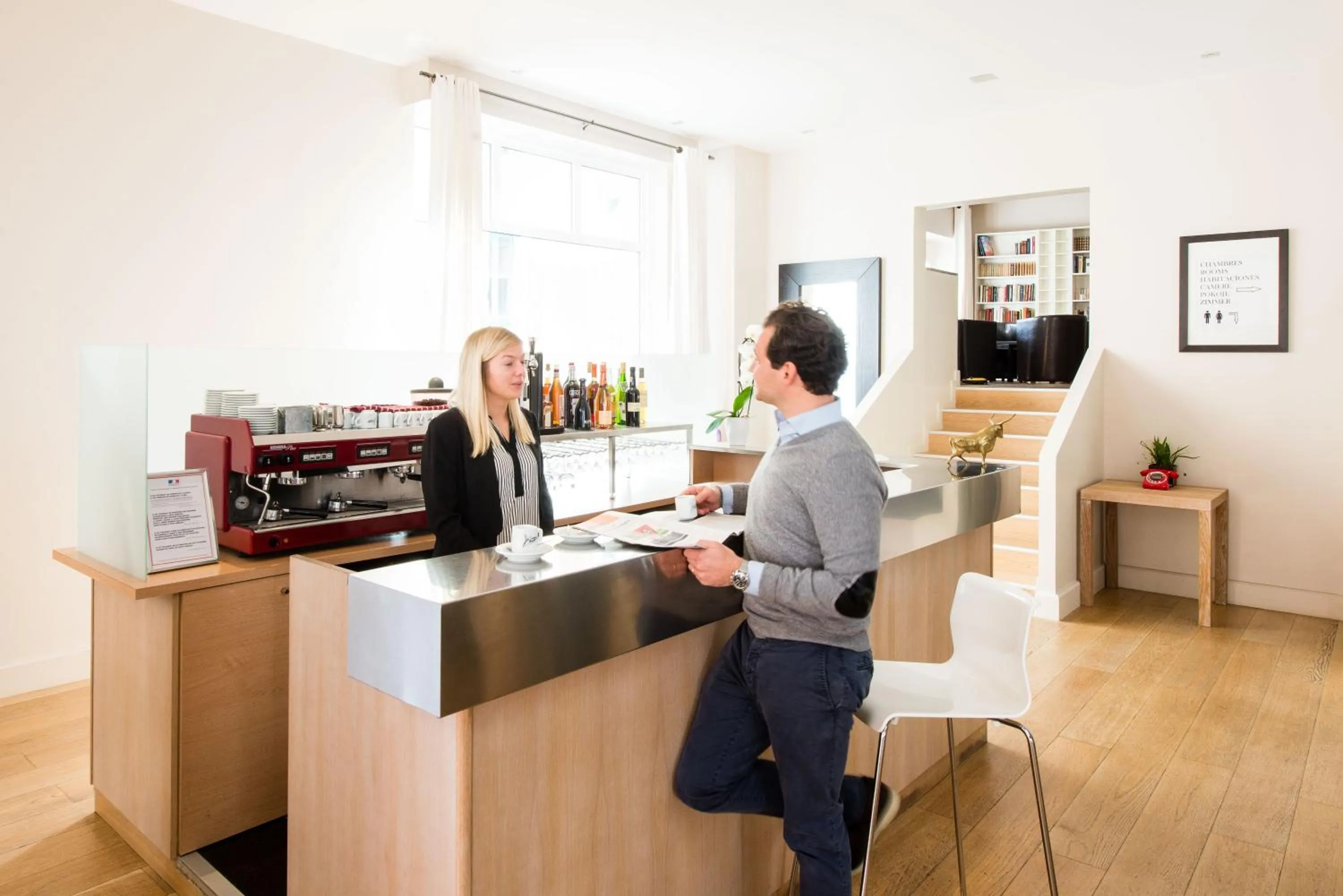 Lounge or bar in Hôtel Atrium