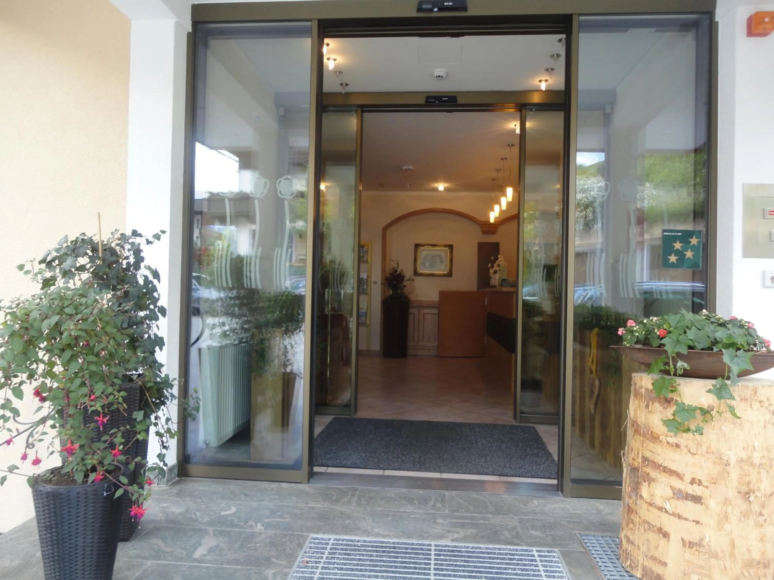 Facade/entrance in Hotel Roslehen