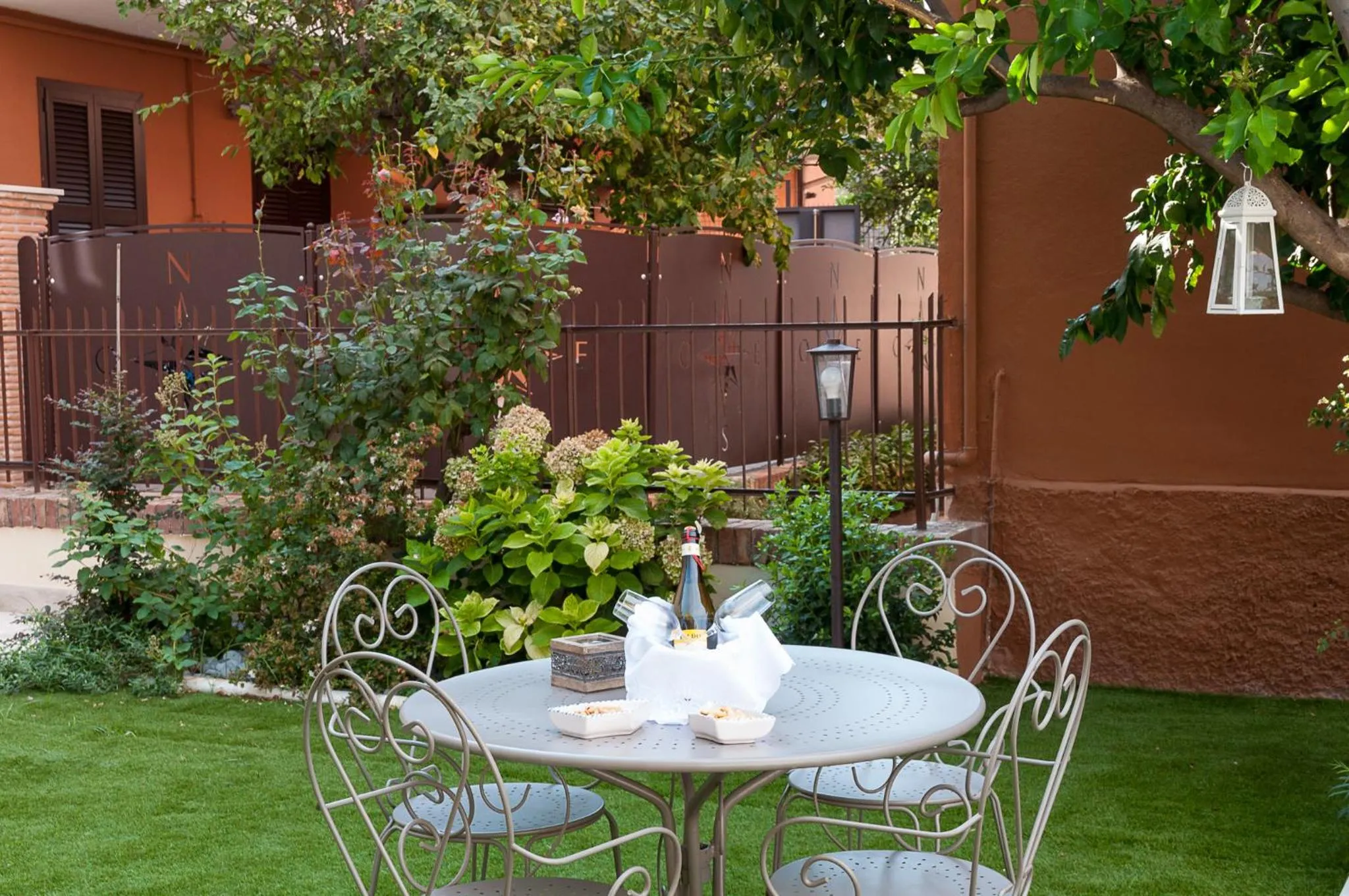 Garden in Quiet Home Terracina Apartments