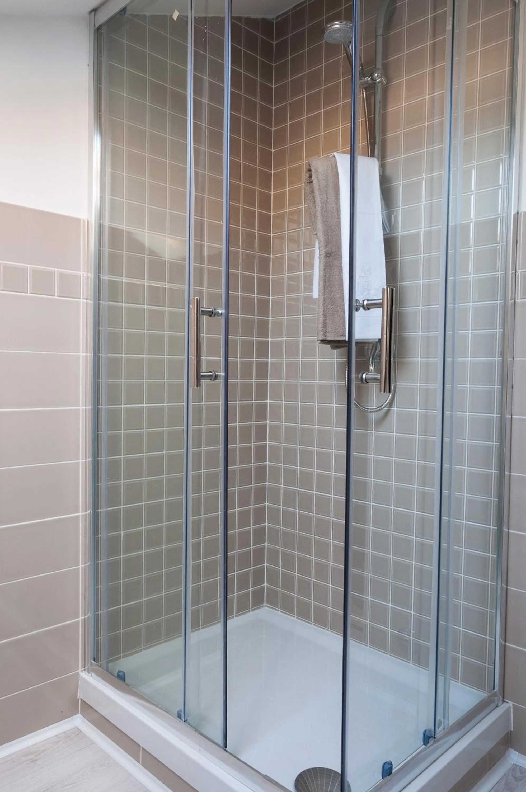 Shower in Quiet Home Terracina Apartments