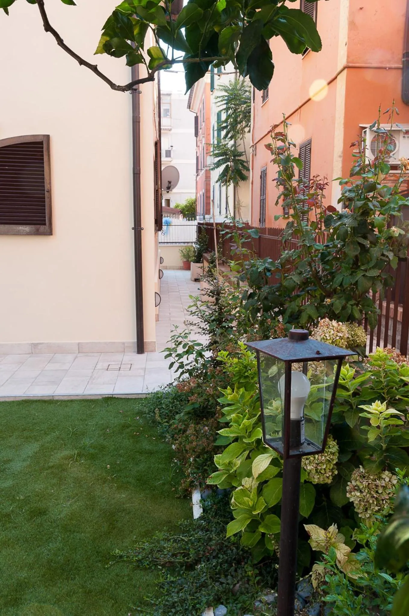 Garden in Quiet Home Terracina Apartments