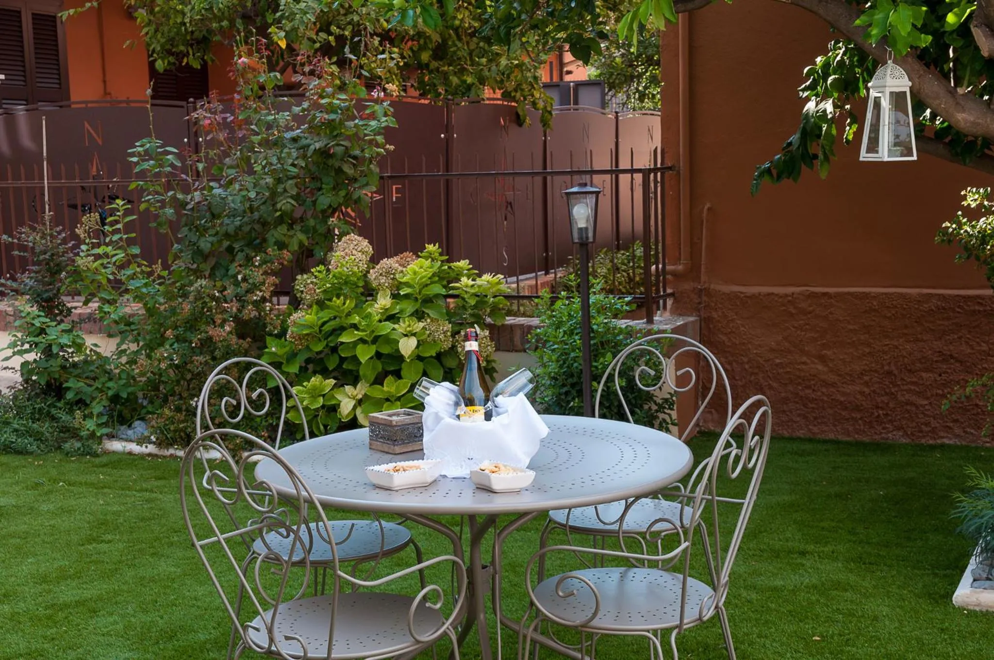 Garden in Quiet Home Terracina Apartments
