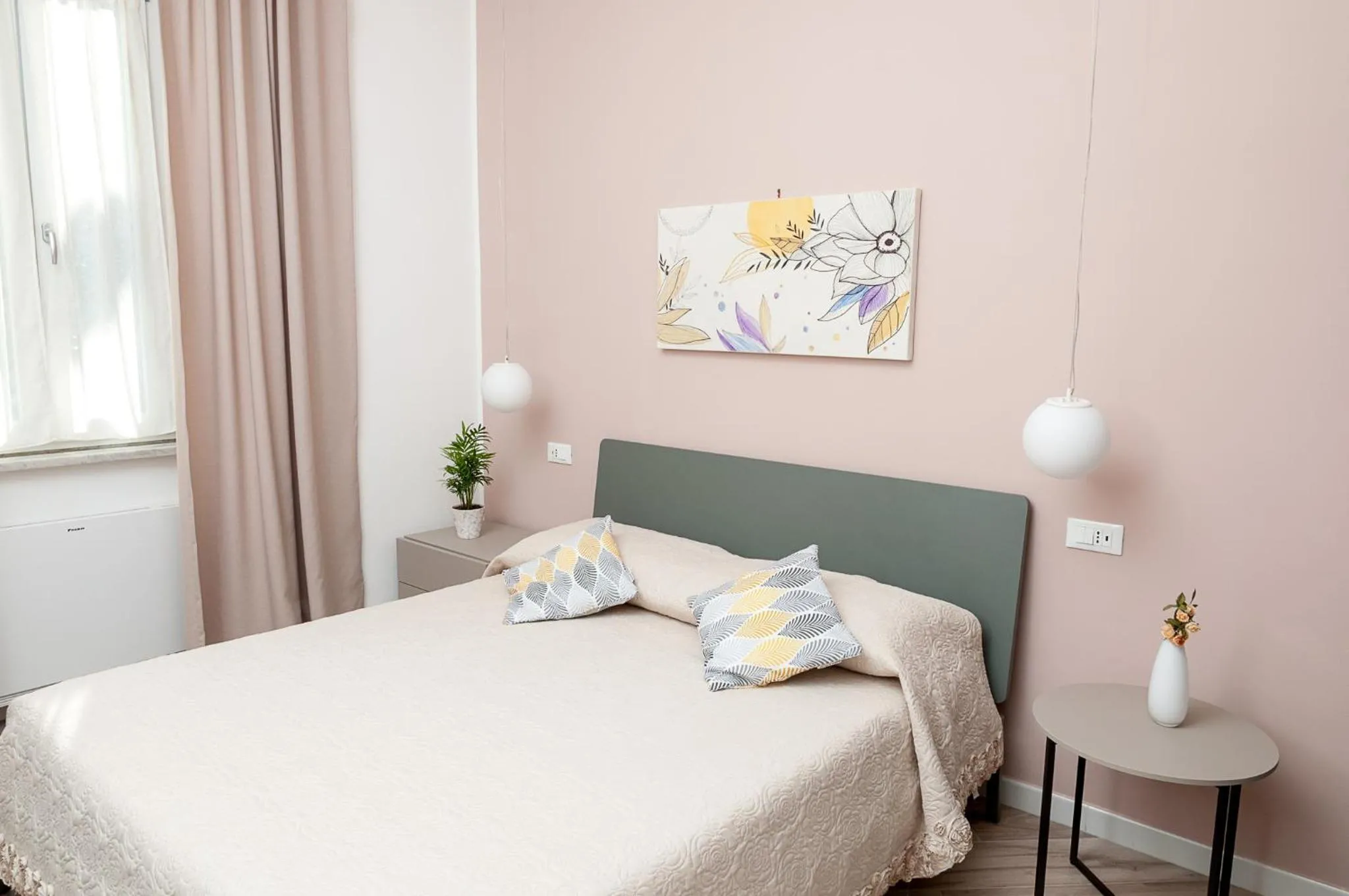 Bedroom, Bed in Quiet Home Terracina Apartments