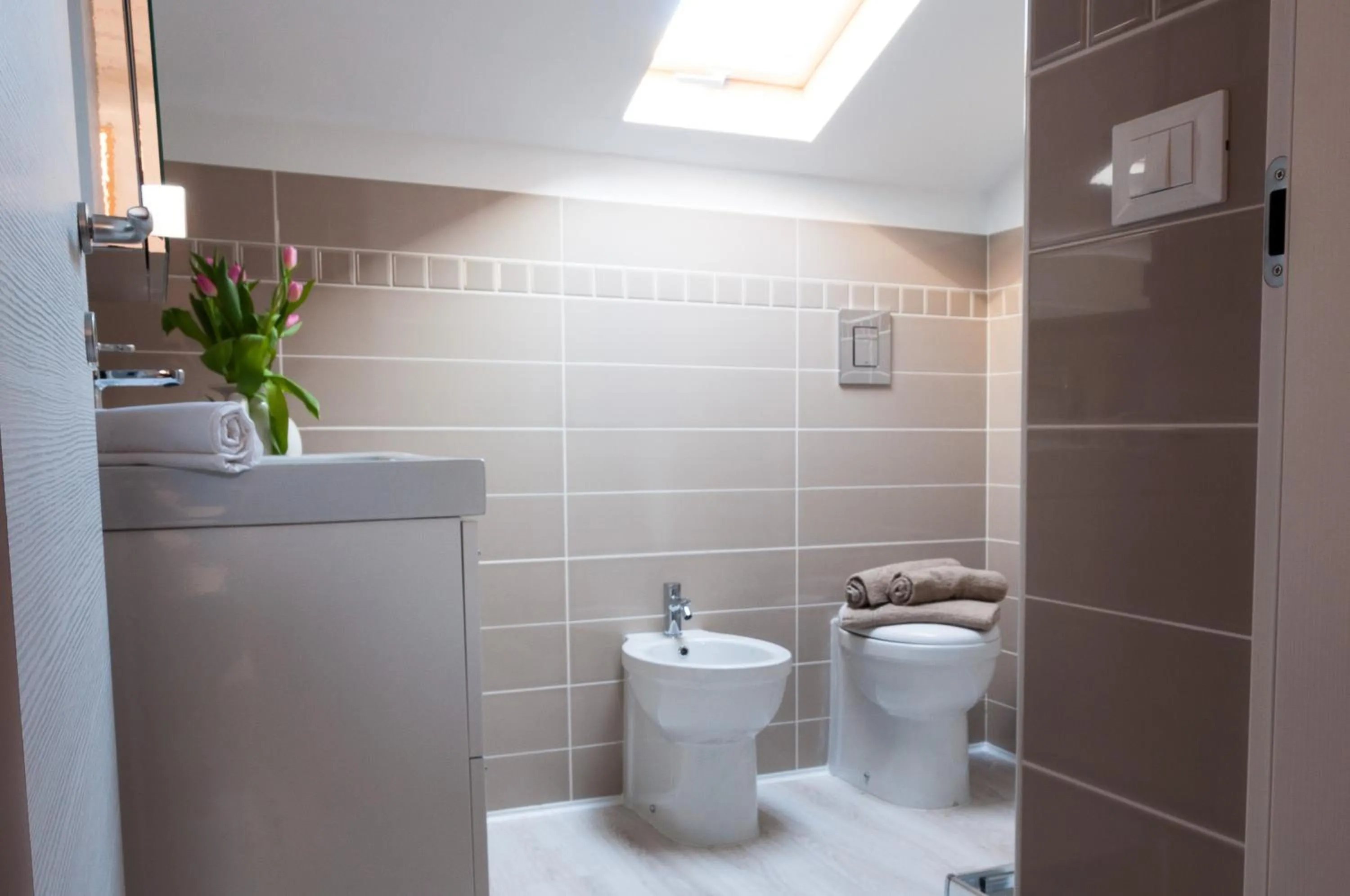 Shower in Quiet Home Terracina Apartments