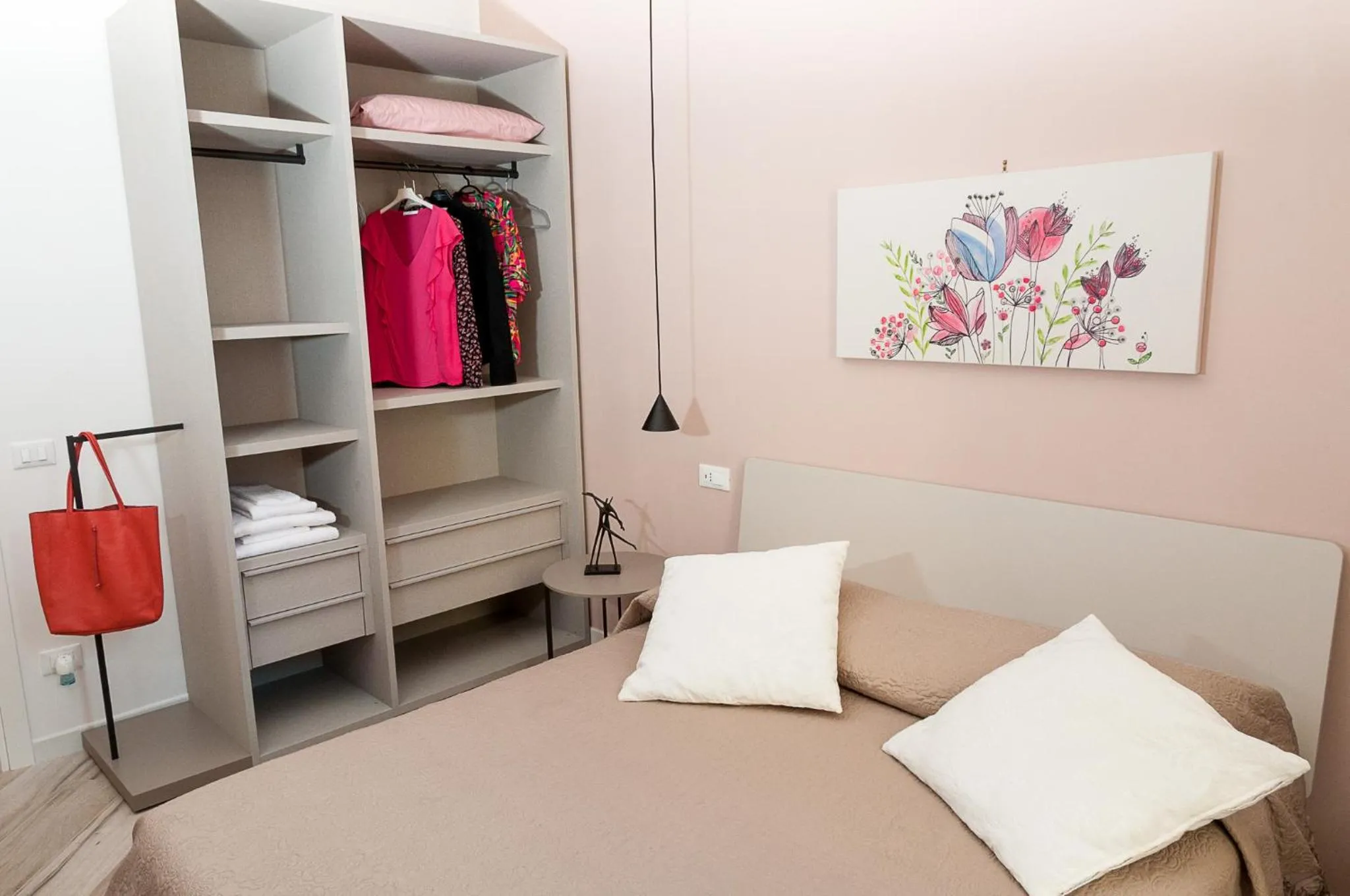 Bedroom, Bed in Quiet Home Terracina Apartments