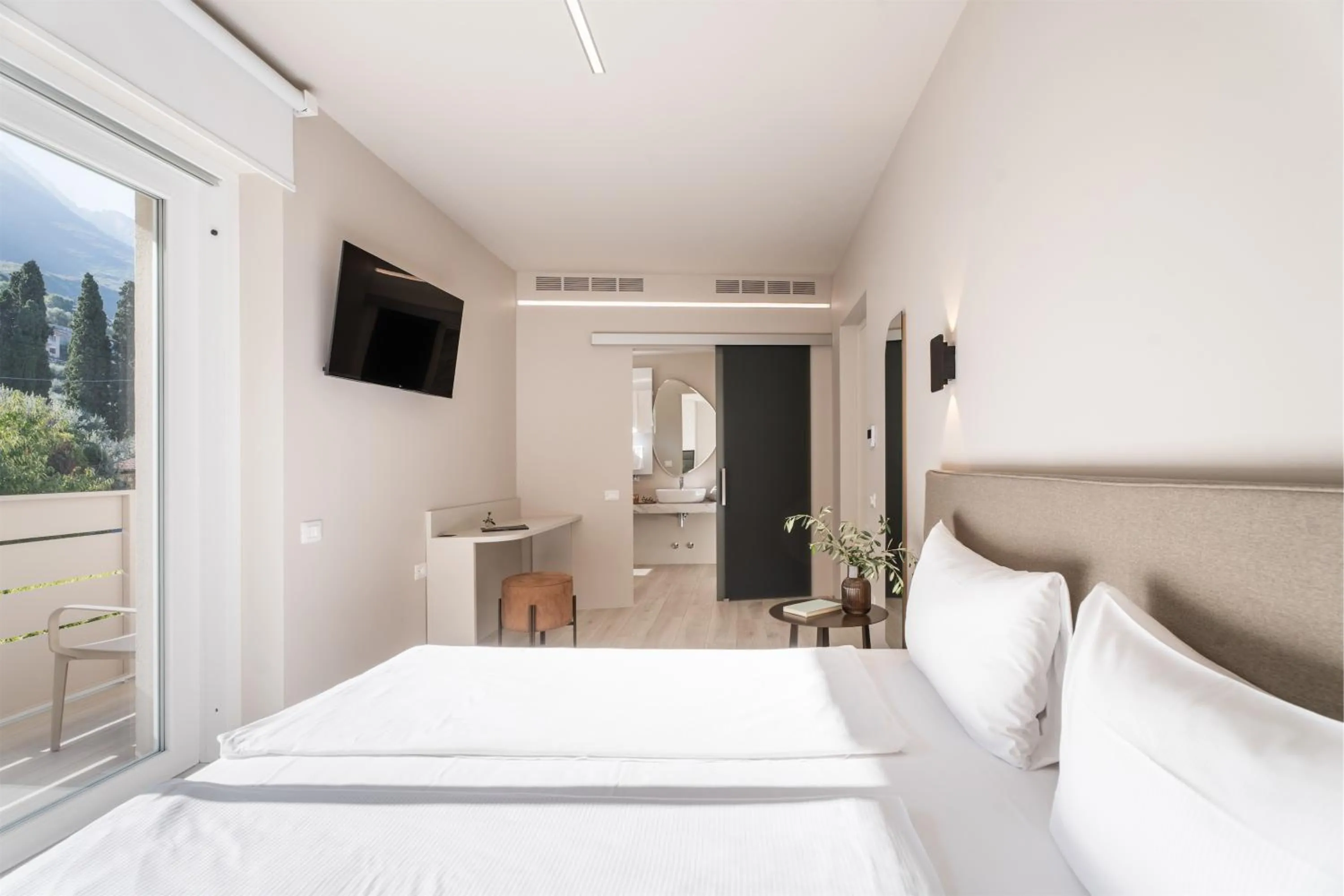 Bedroom, Bed in Hotel Diana
