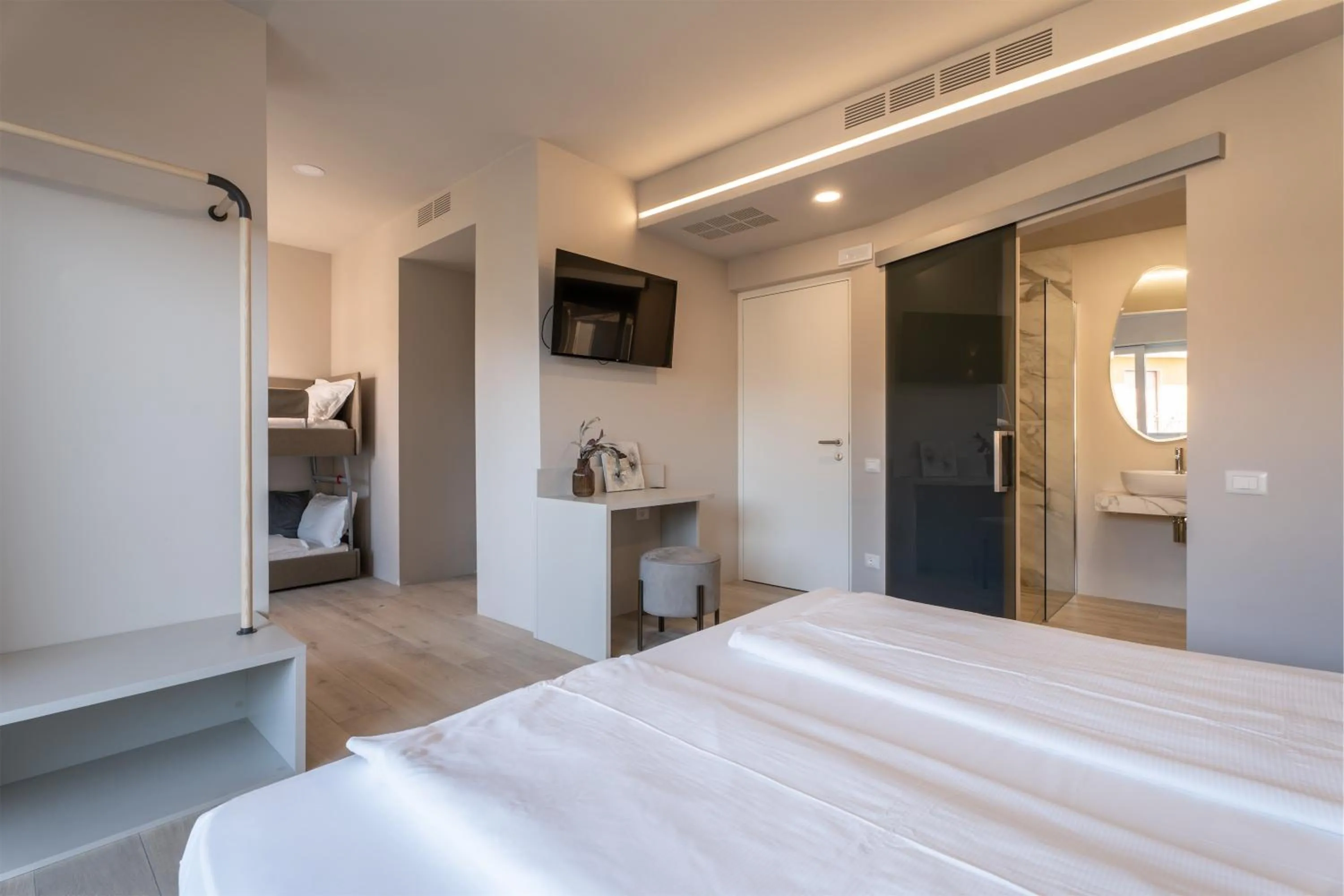TV and multimedia, Bed in Hotel Diana