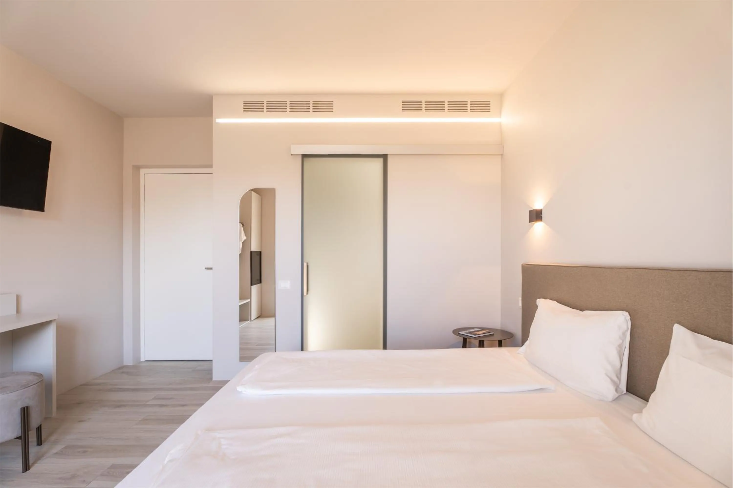 Bedroom, Bed in Hotel Diana