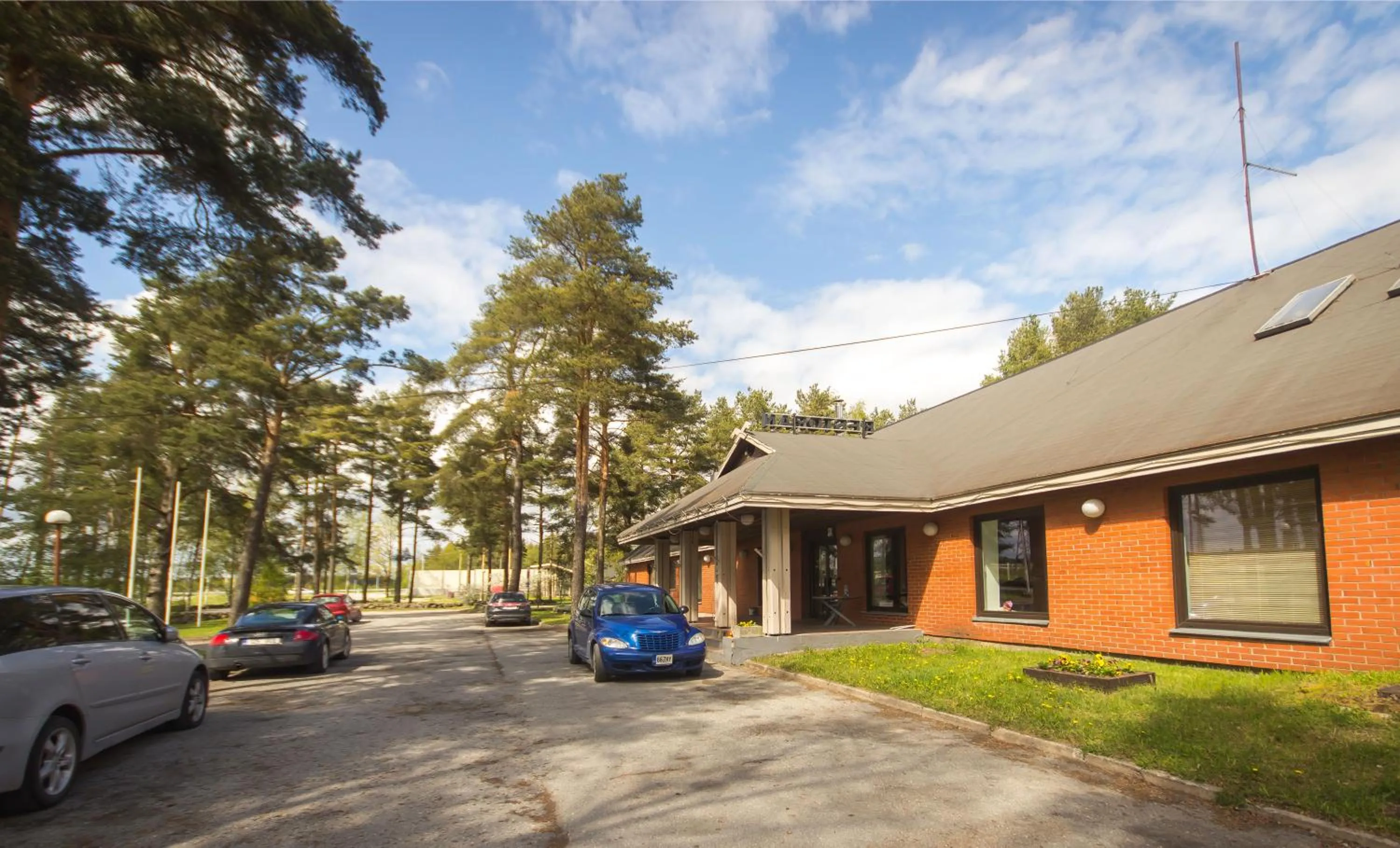 Facade/entrance in Peoleo Hotell