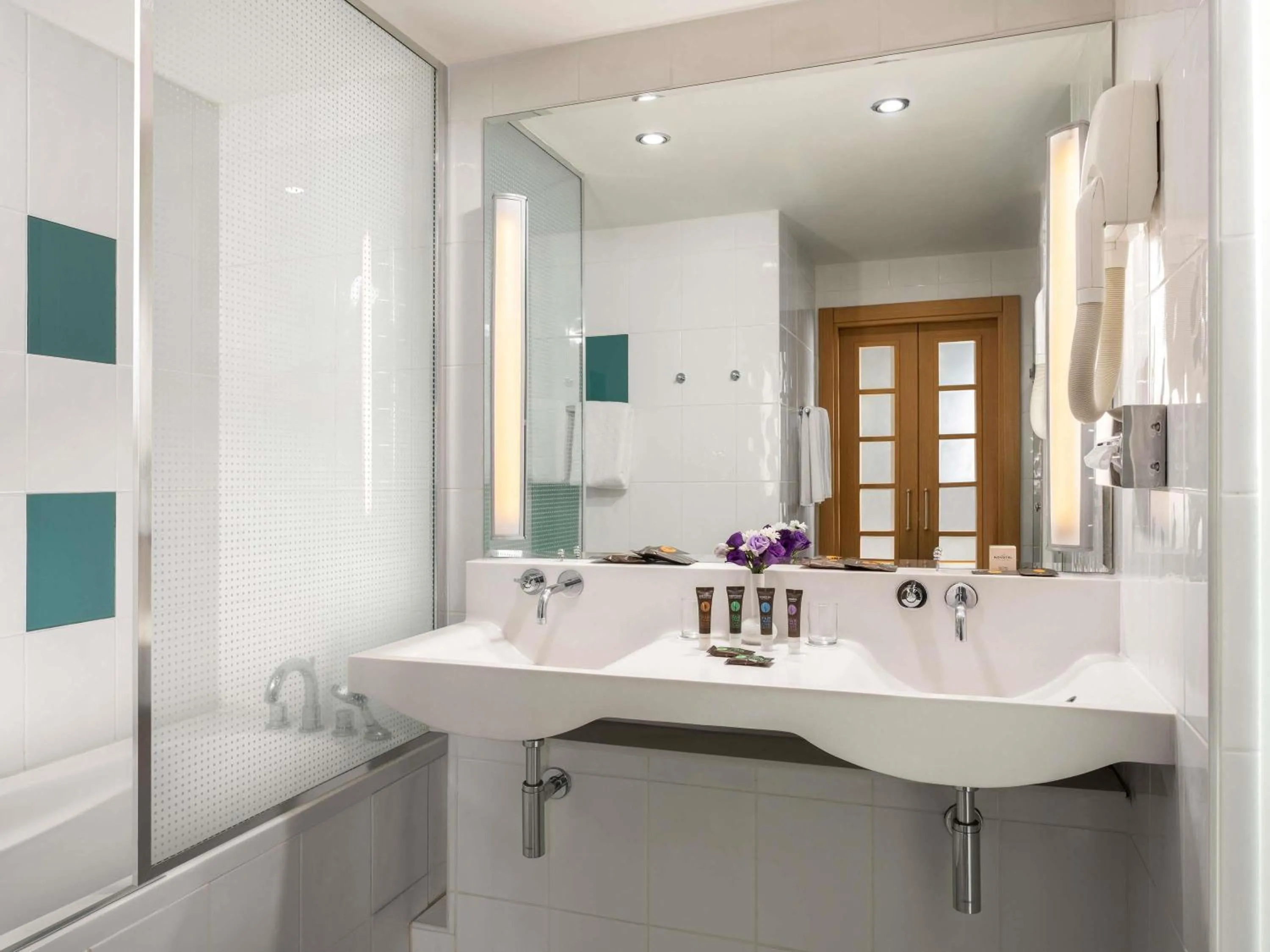 Bedroom in Novotel Kayseri