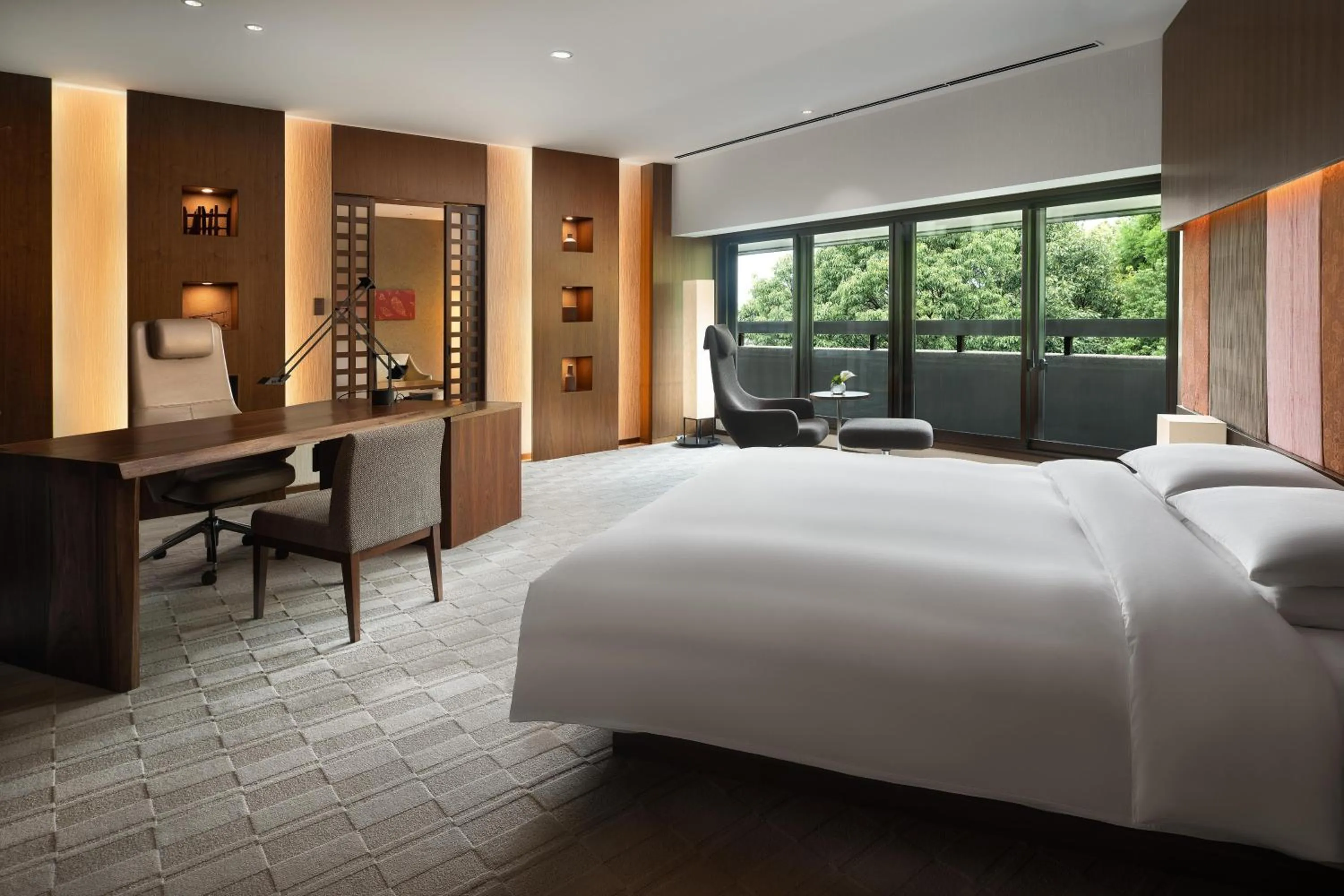 Photo of the whole room, Bed in Hyatt Regency Kyoto